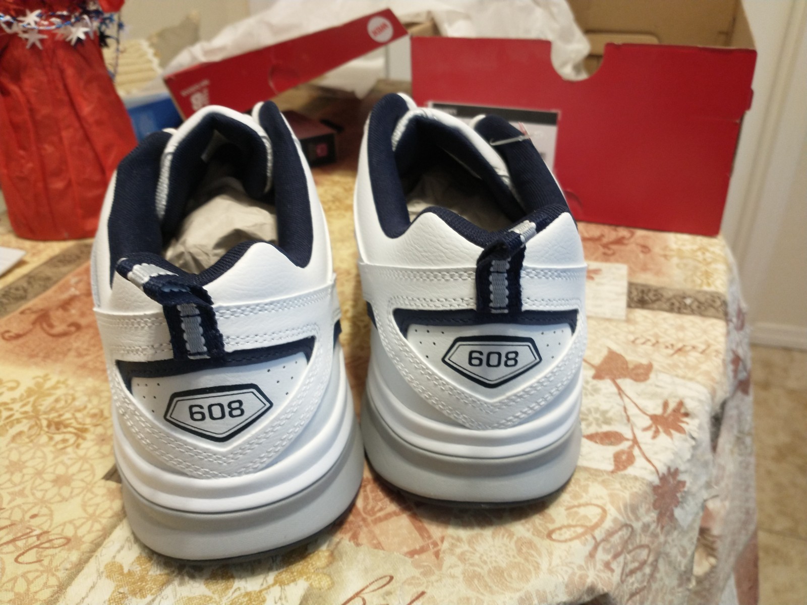 NEW New Balance Mens Shoes Size 14/4E 608 V5 MX608v5 White Lace-Up Sneakers
