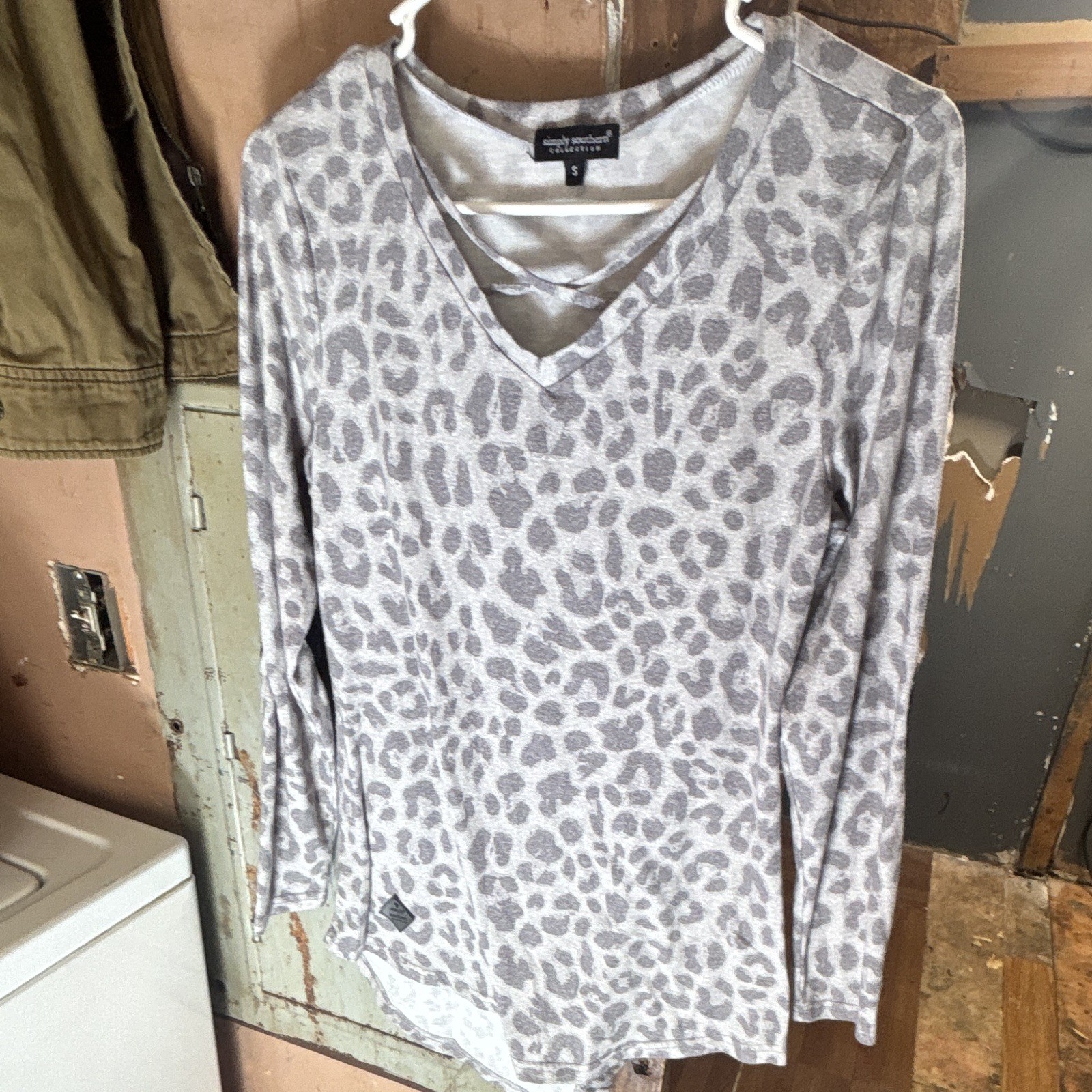 White House Black Market Gray Leopard Animal Print V-Neck Long Sleeve Top