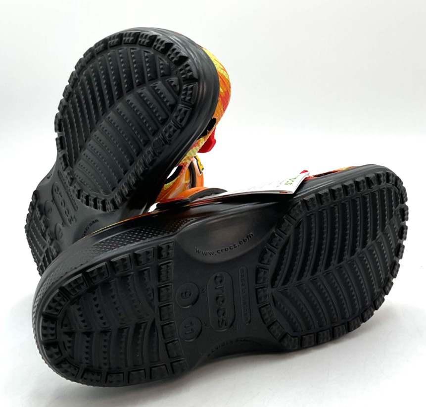 Pokémon x Crocs Charizard Classic Men’s 9 / Women’s 11 Fire Orange Clogs NIB