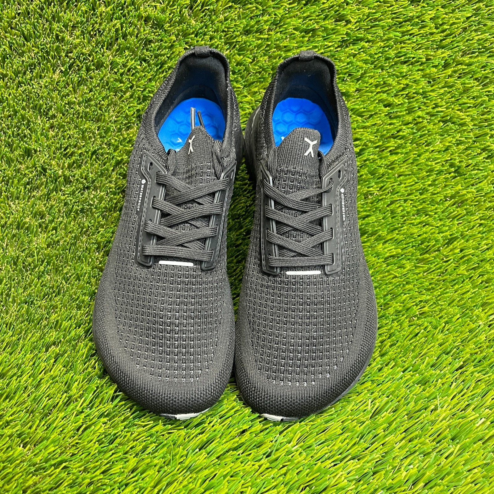 Flux Adapt Waterproof Runner Stealth Black Womens Size 7 Barefoot Running Shoes