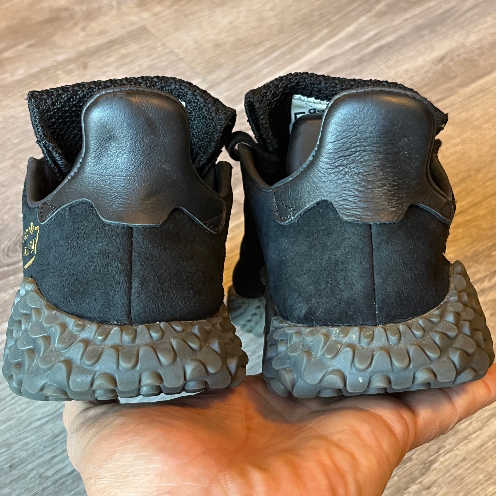 Adidas Kamanda Sneakers Triple Black Dark Gum Womens 7 Mens 6 EU 38 2/3
