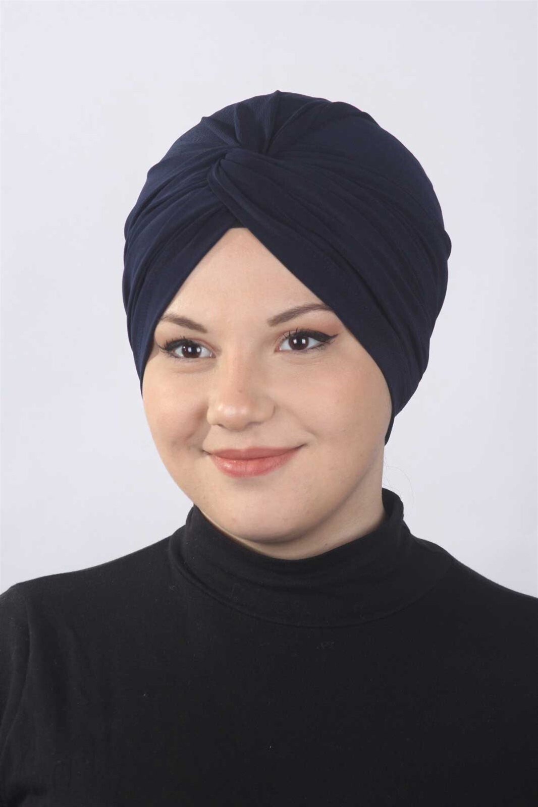 Modasuccess Twisted Bonnet