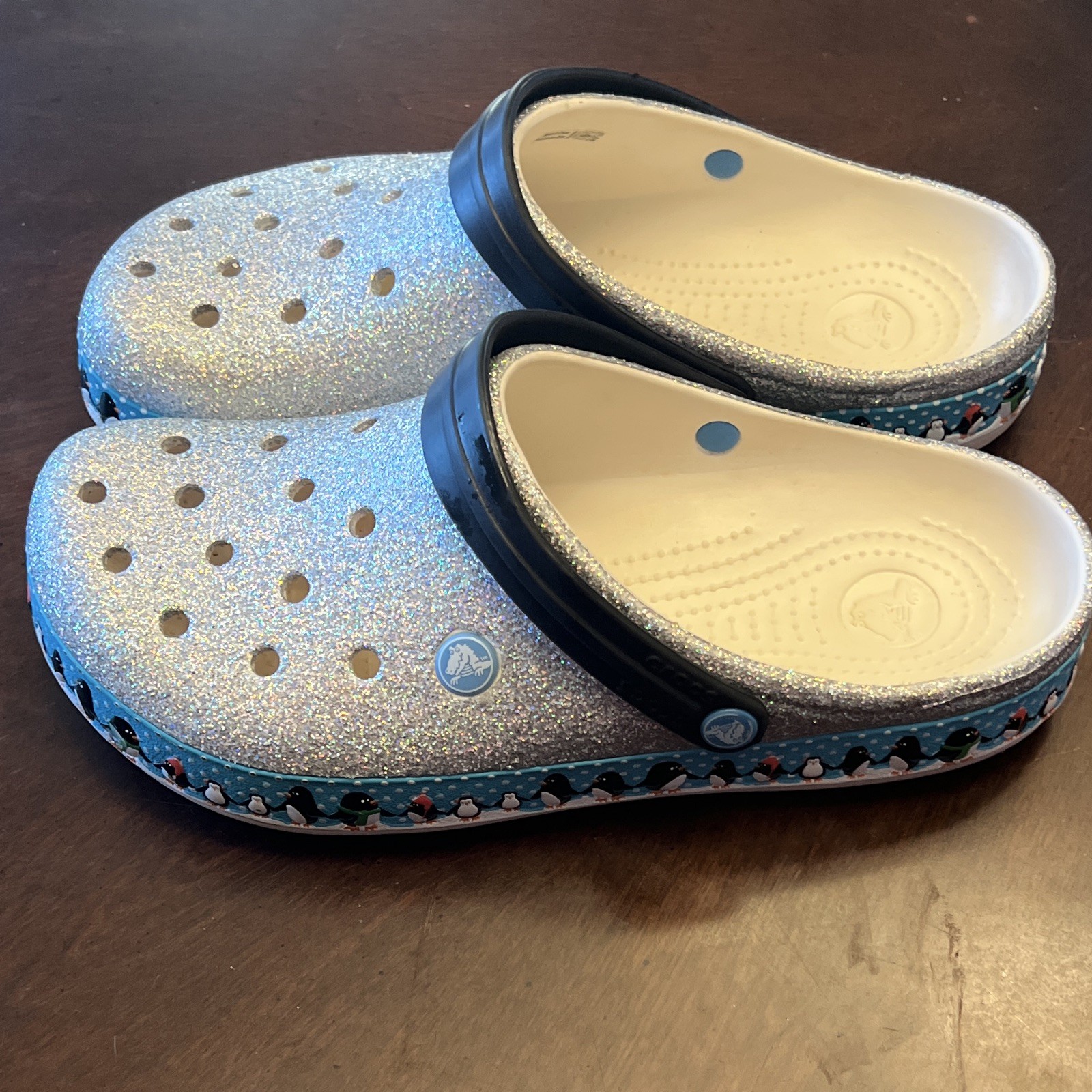 Crocs Classic Clog Silver Glitter Penguin Women’s Size 11 Slip-On Lightweight