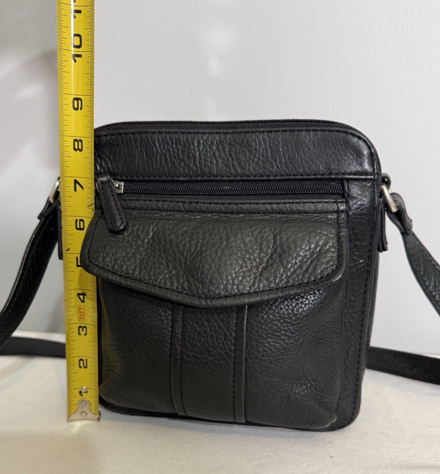 Fossil Vintage Black Leather Crossbody Bag Organizer Purse Shoulder Bag 75082