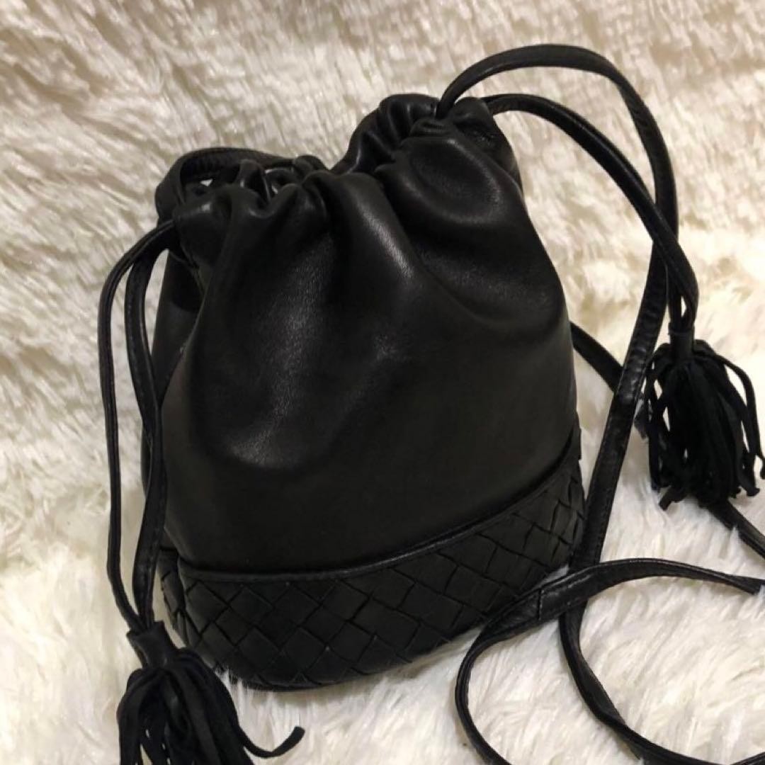 Rare and Bottega Veneta Leather Drawstring Shoulder Bag Black