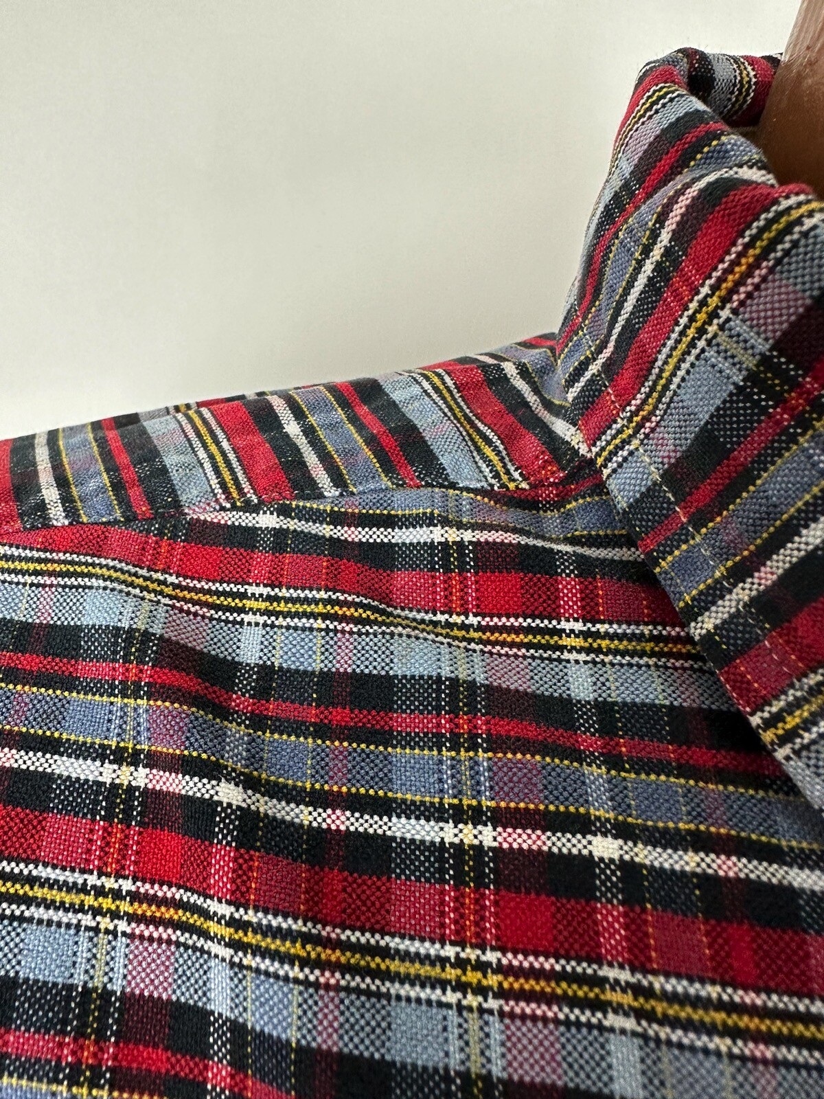 Vintage Oxford Shirt Men Large Casual Gray Red Plaid Button Down Cremieux STAIN