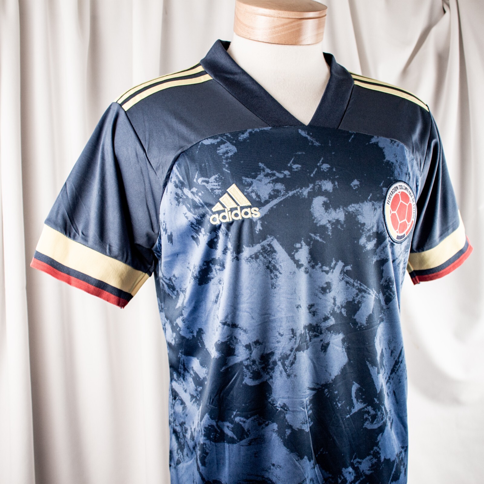 ADIDAS New Blue Yellow Men Activewear Atheltic Jersey Top Size M