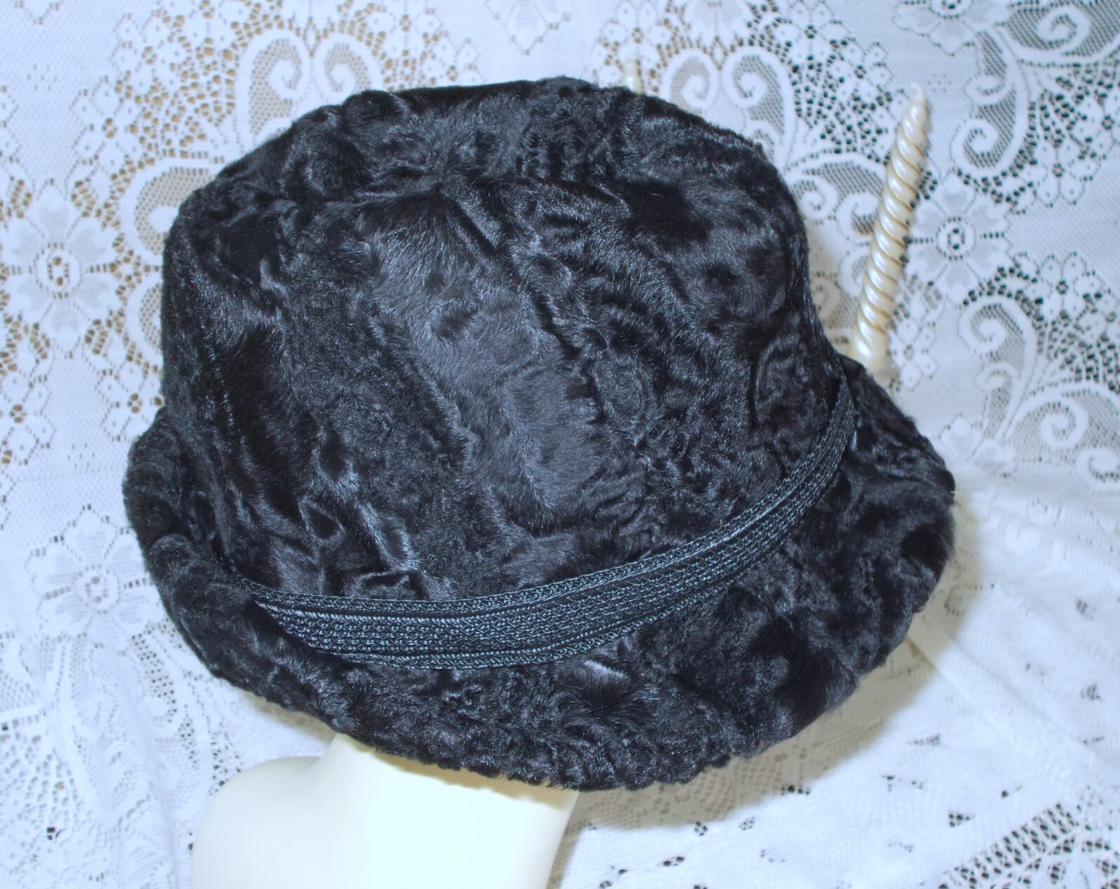 Vtg Regency of New York Black Broadtail Persian Lamb & Leather Fedora Hat 22 3/4