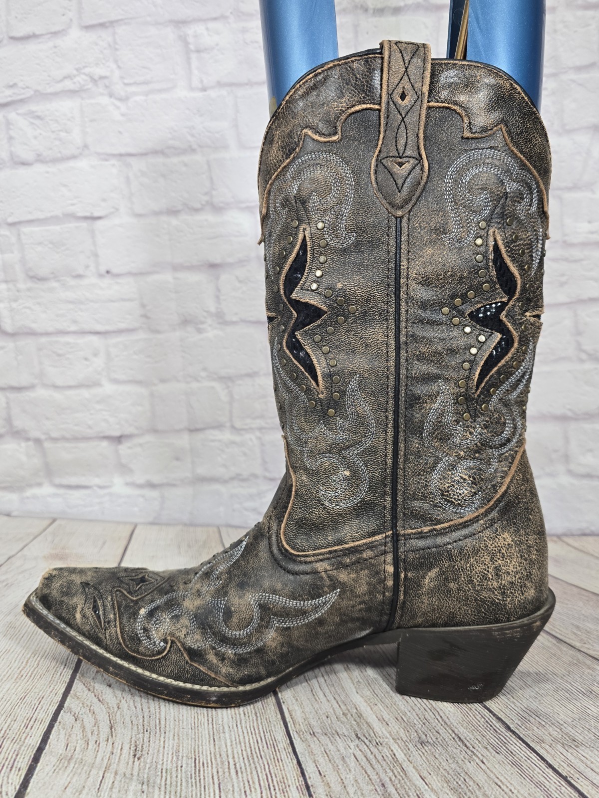 Laredo Boots Womens 10M Brown Lucretia Studded Snake Inlay Western Boot Snip Toe