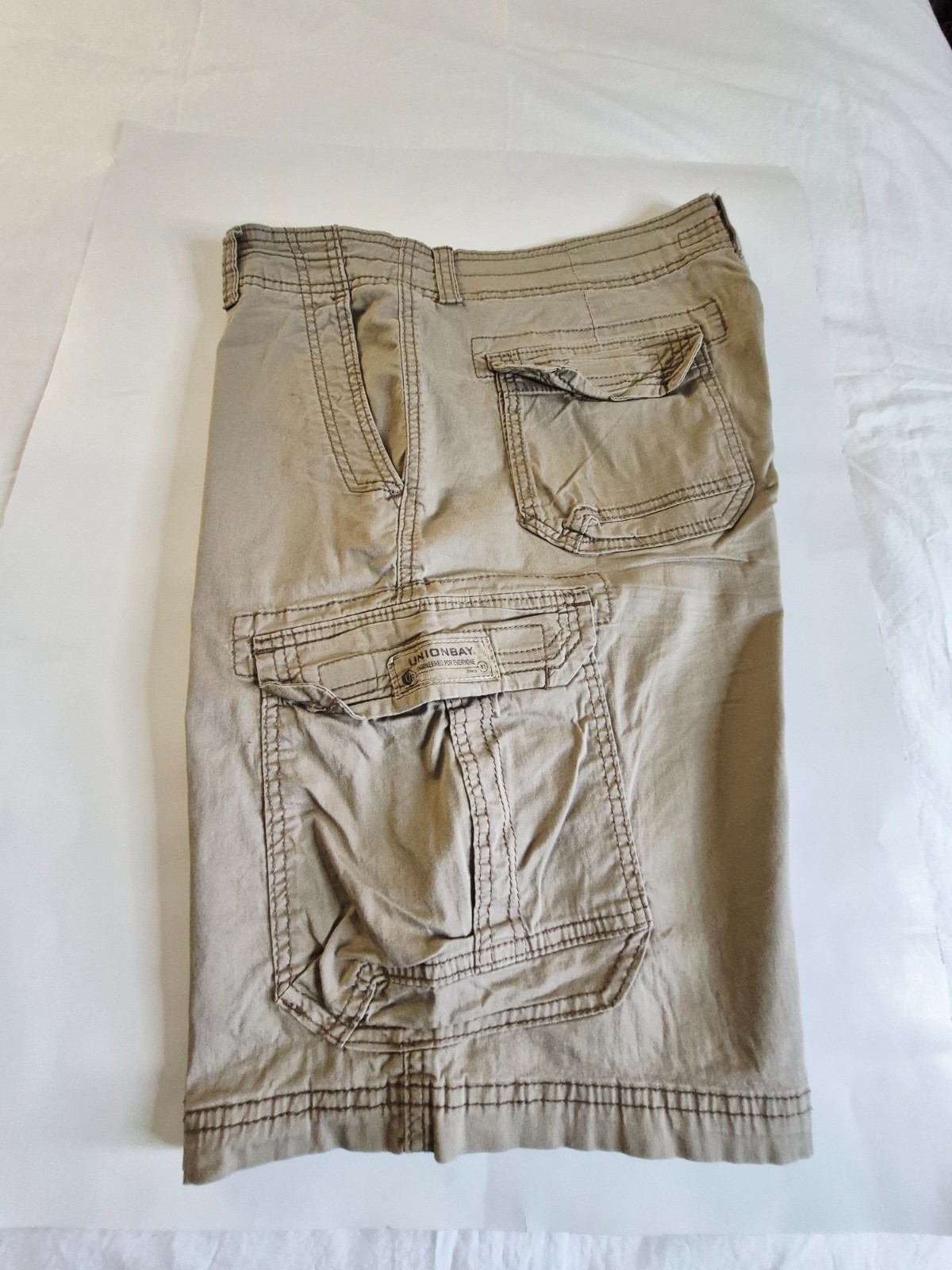 UNIONBAY Men’s Cargo Shorts Tan Color 98% Cotton Size 38, NWT