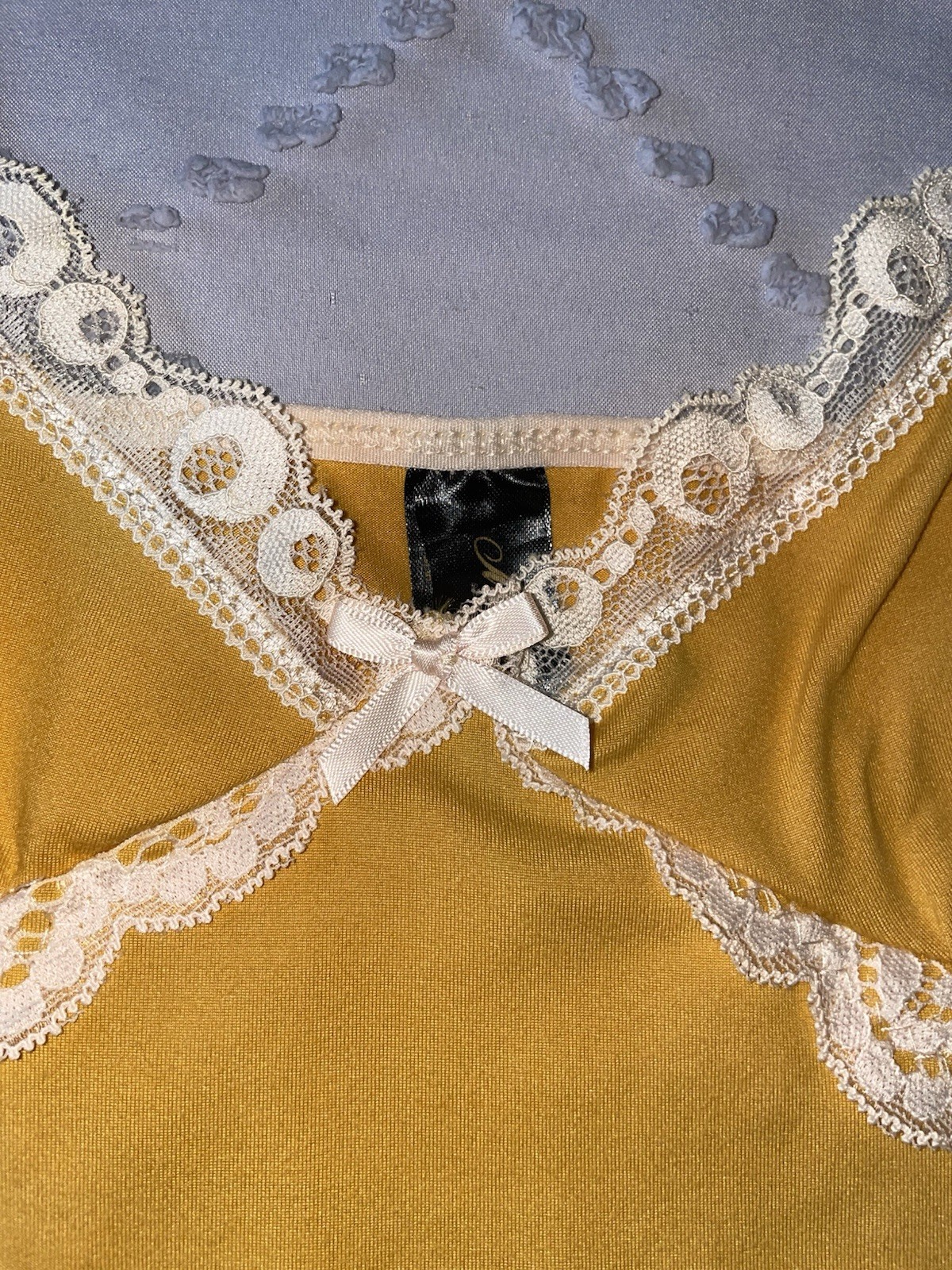 Y2K Yellow Midnight Coco lace cami women’s size small