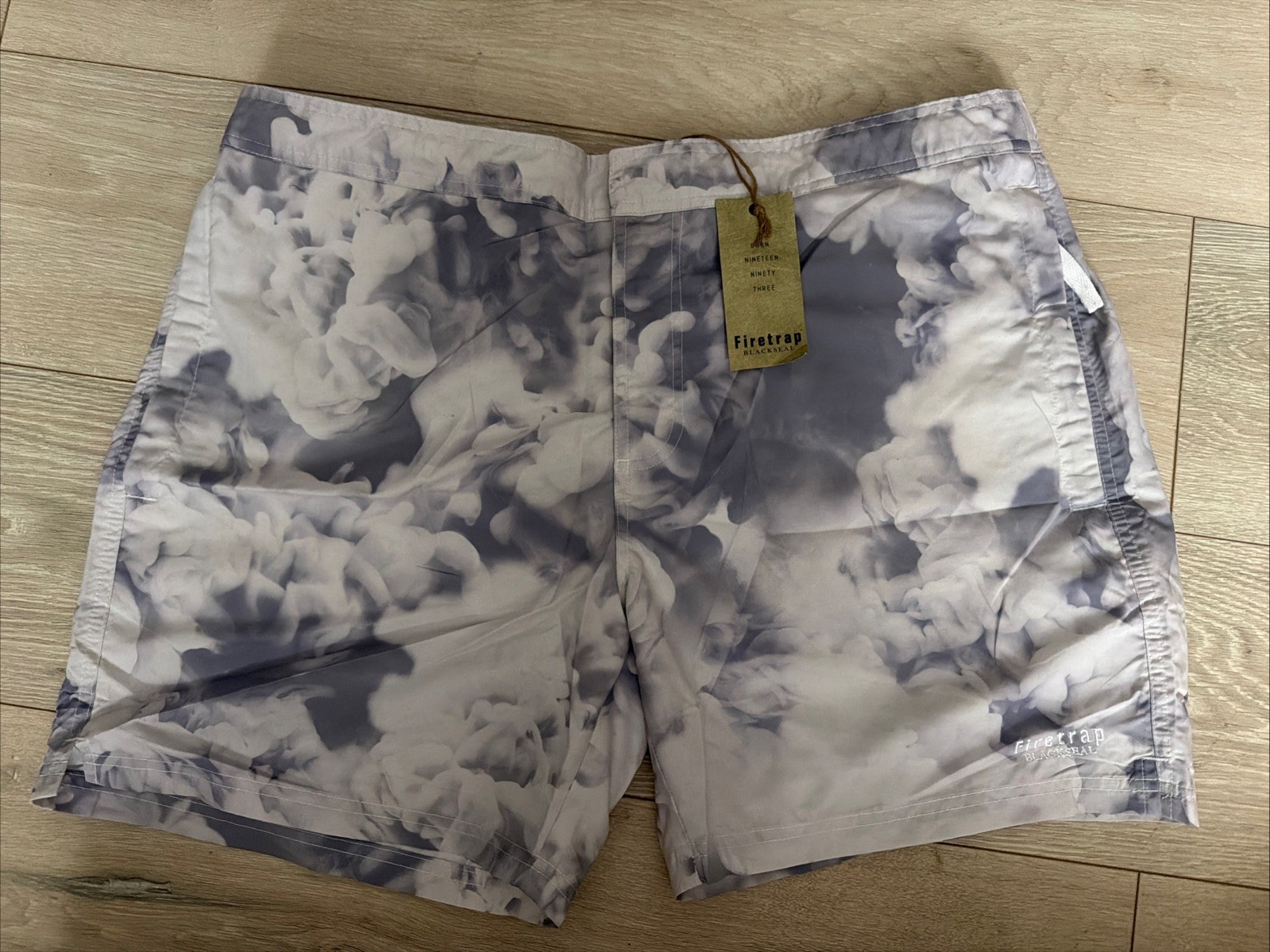Firetrap New Men’s Button/Zip Fly Grey/White Motif Small XL Shorts RRP £24