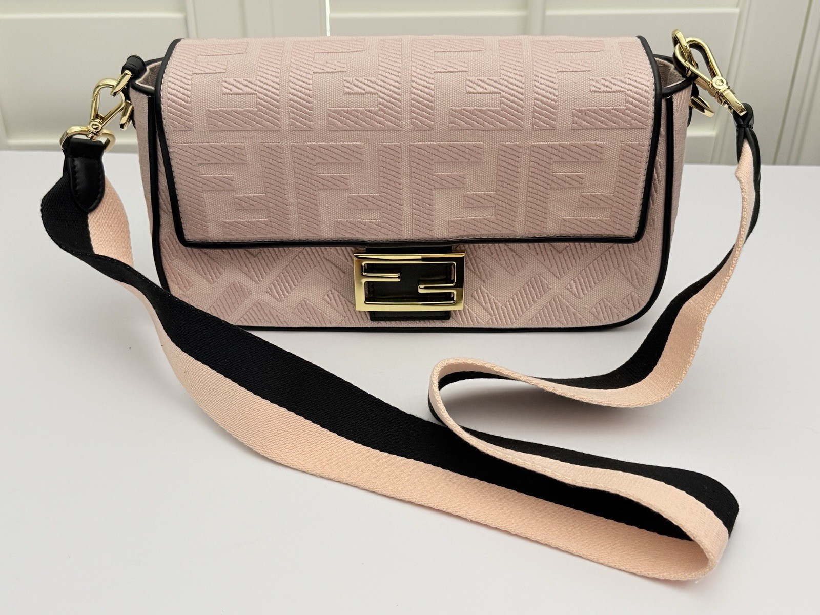⭐FENDI | Rosa Quarzo PINK | FF Logo | Shoulder/Handbag Baguette