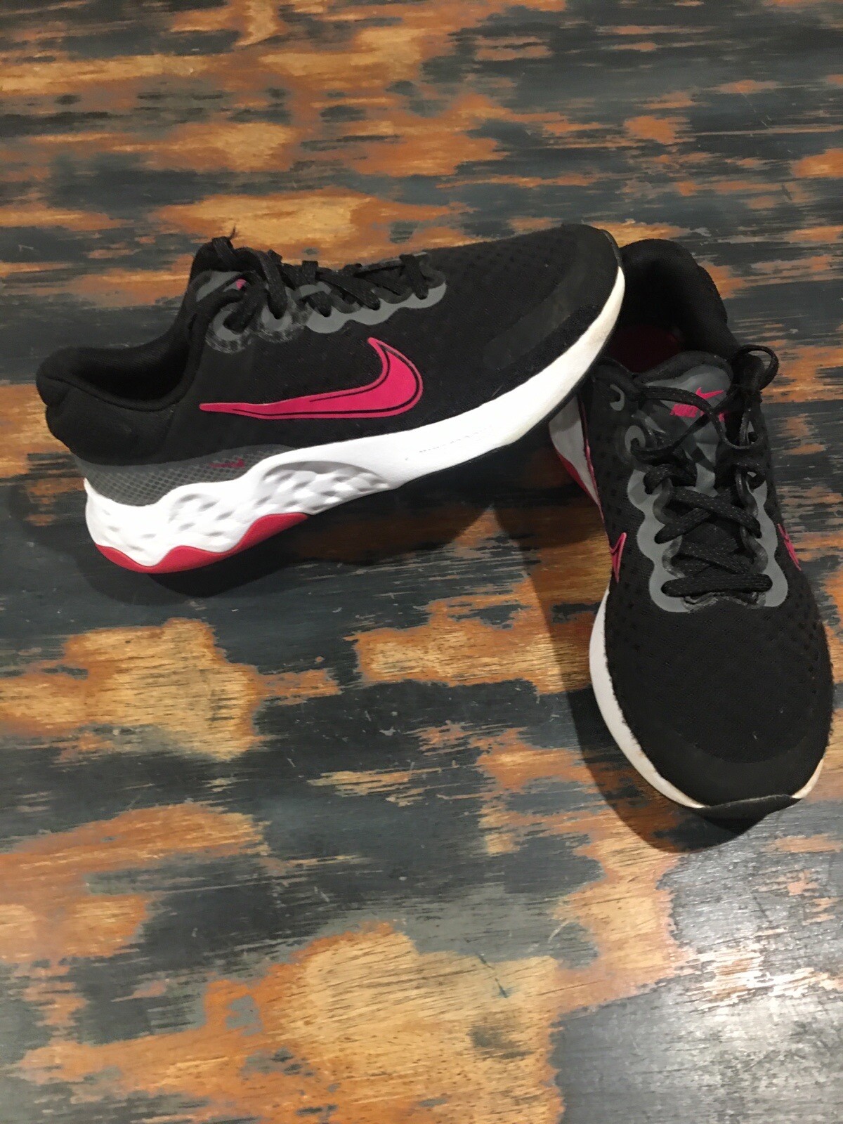 Nike Renew DC8184-004 Women’s size 8