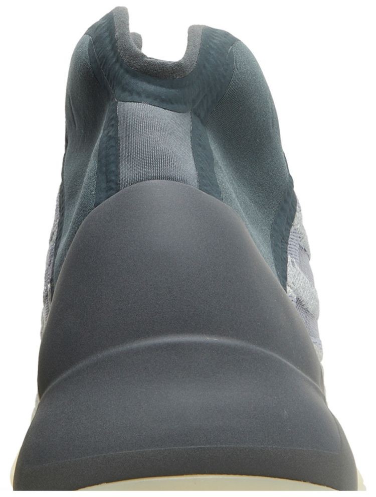 adidas Yeezy Quantum ‘Mono Carbon’ GX6594 Ship Now