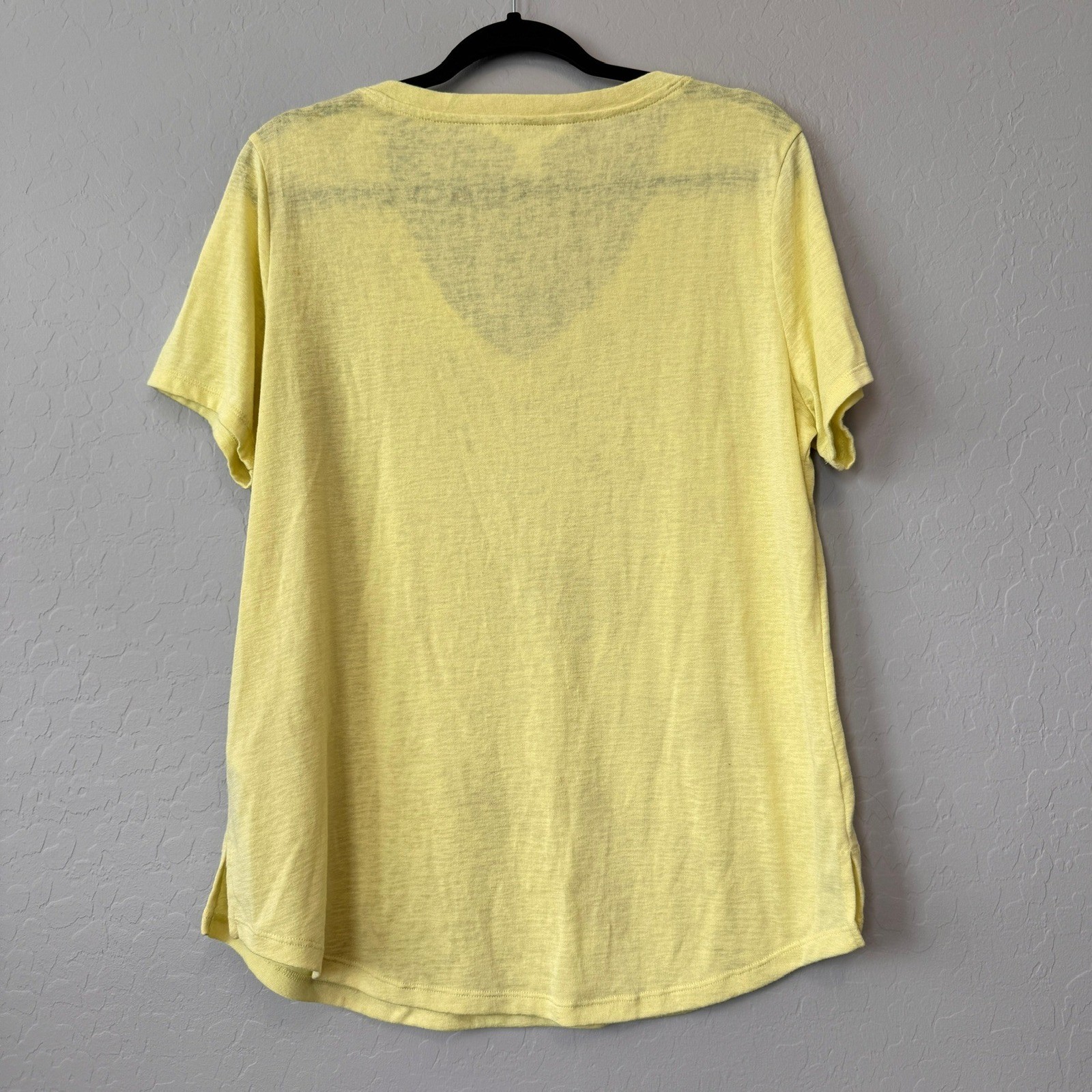 Athleta Large Breezy V-Neck Tee Yellow Short Sleeve Modal Blend 404783 SP24