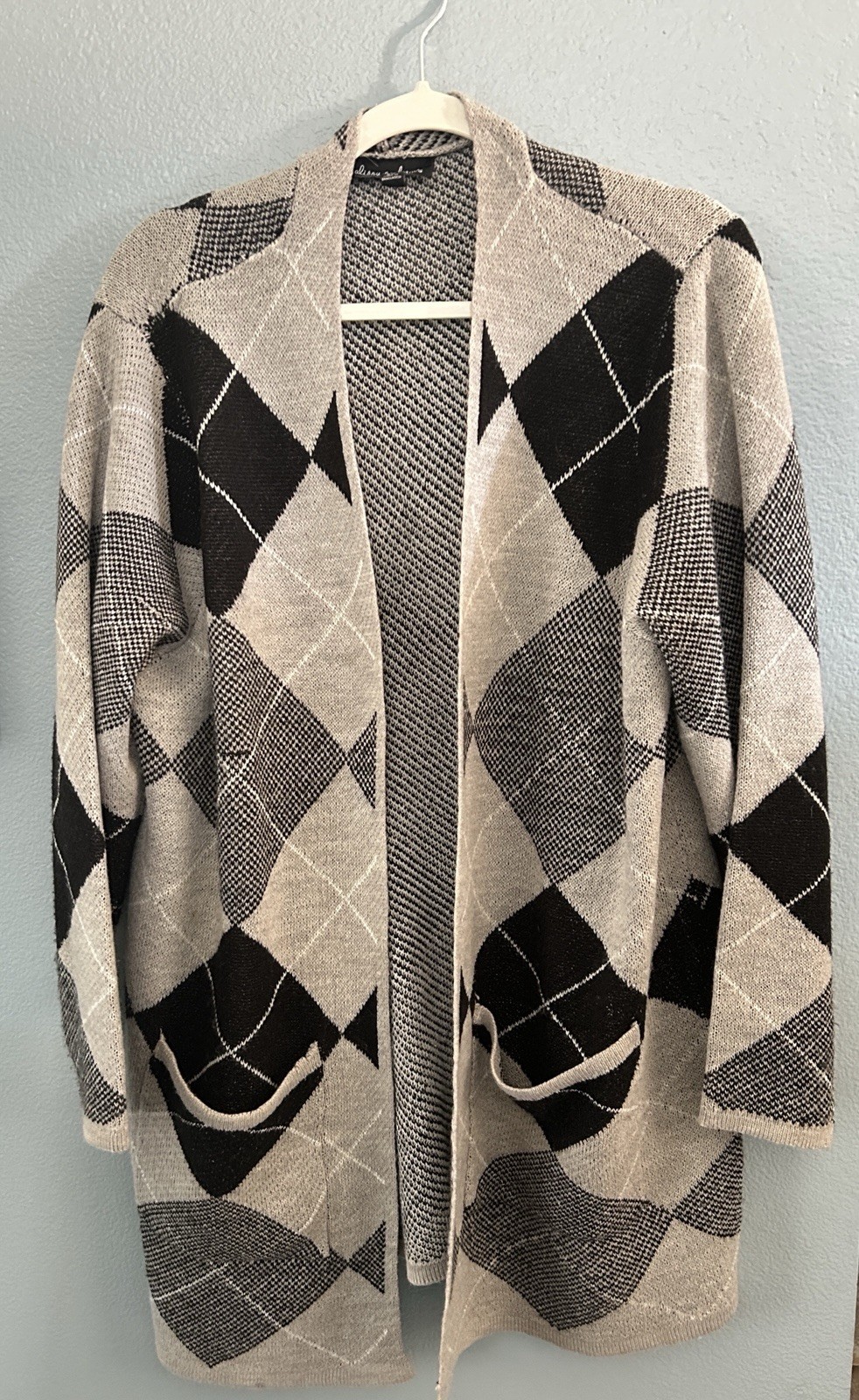 Alison Andrews Plus 2X Gray/Black/White Argyle Open Front Pocket Cardigan
