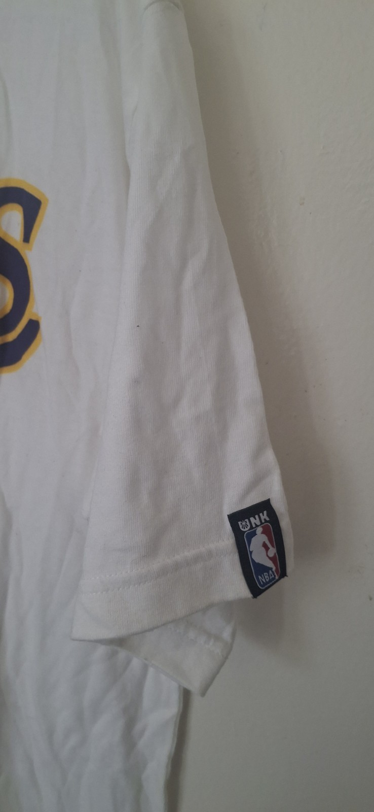 RARE UNK 2009 LAKERS “The Finals” Disney t-shirt. KOBE! Size Large