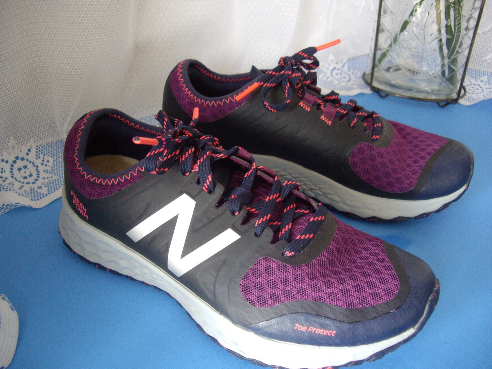 NEW BALANCE PURPLE AND BLACK WOMEN’S SHOES / SIZE 7 REG / CUTE PEBBLED SOLES