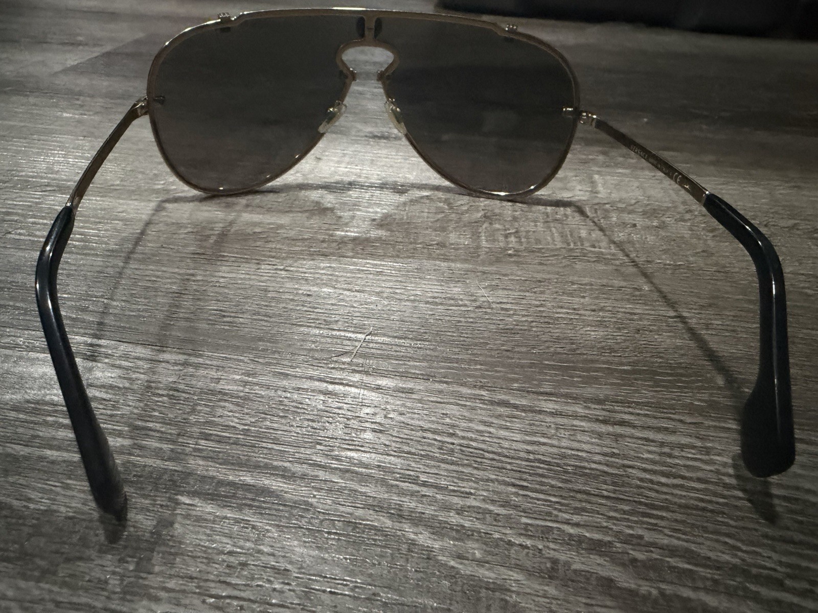 Versace Men’s Gold Sunglasses VE2243 10026G 43mm Used No Case Made In Italy