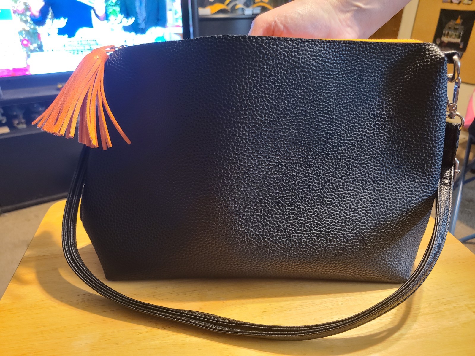 100% Polyurethane Crossbody zipper purse with adjustable and removeable strap