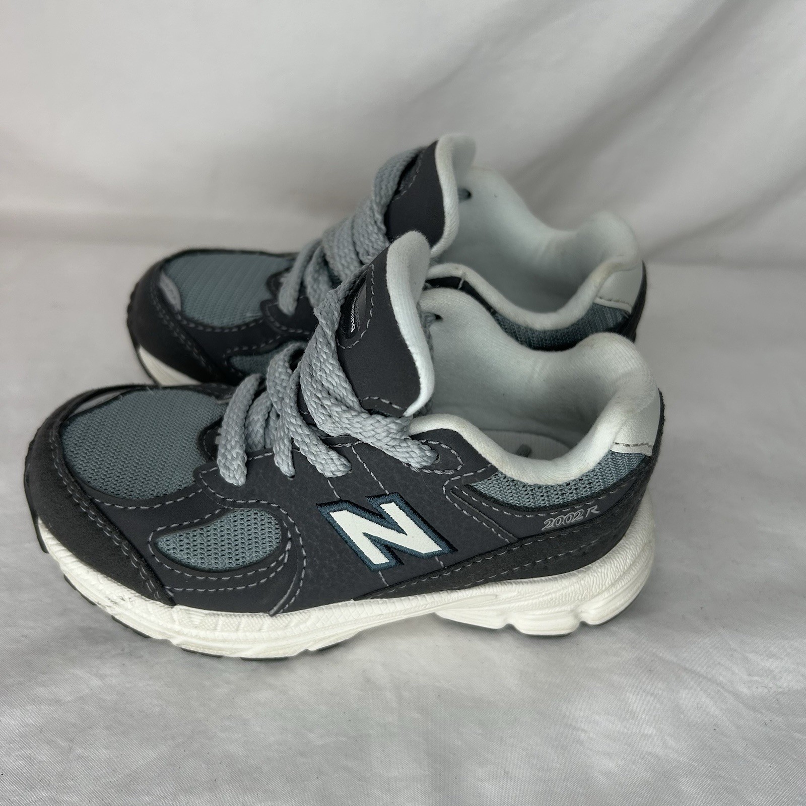 New balance 2002R Toddler Size 8C Magnet Lead Shoes Casual Sneakers IC2002FB