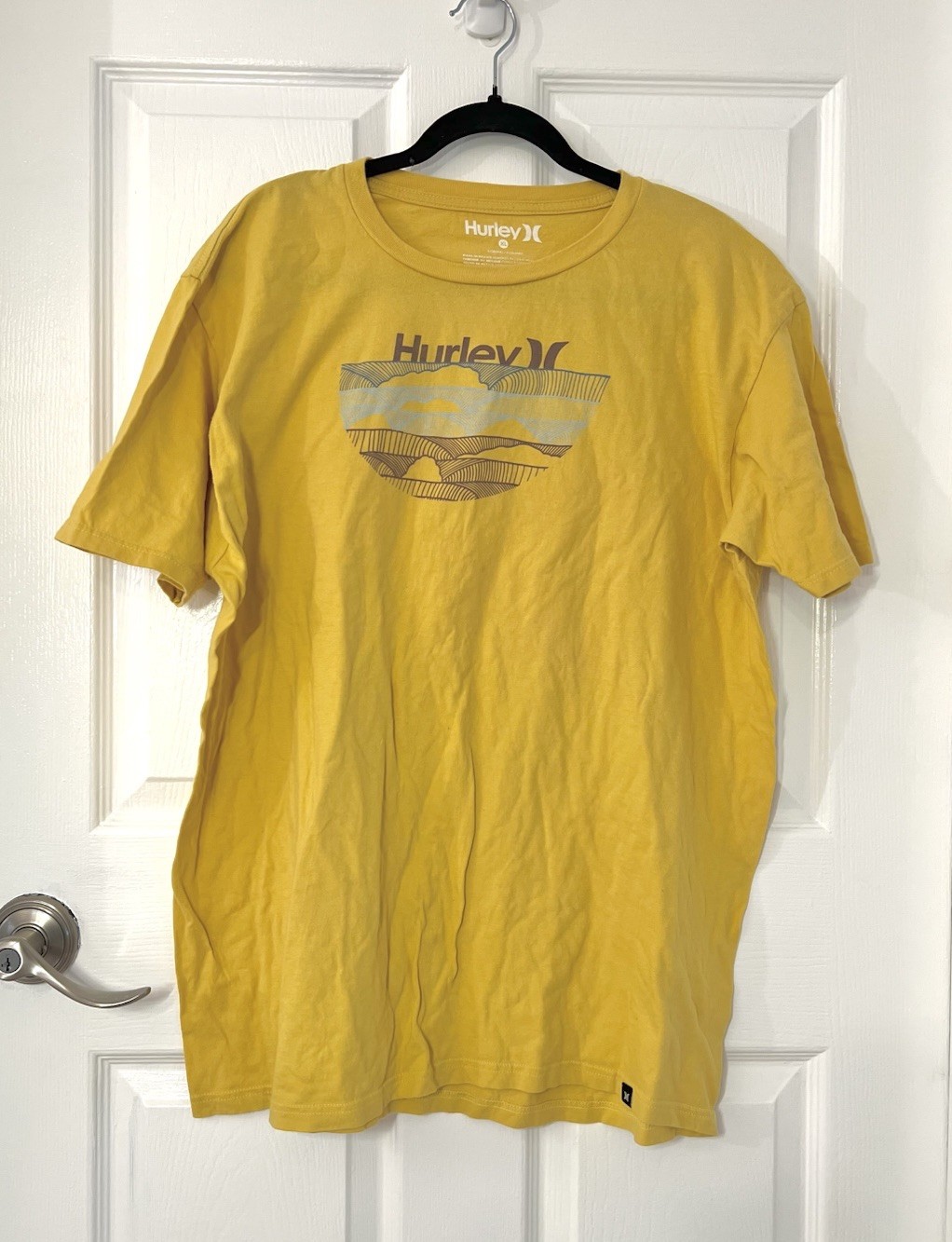 Hurley Men’s XL Surf Skate 2000’s Y2K T-Shirt Yellow