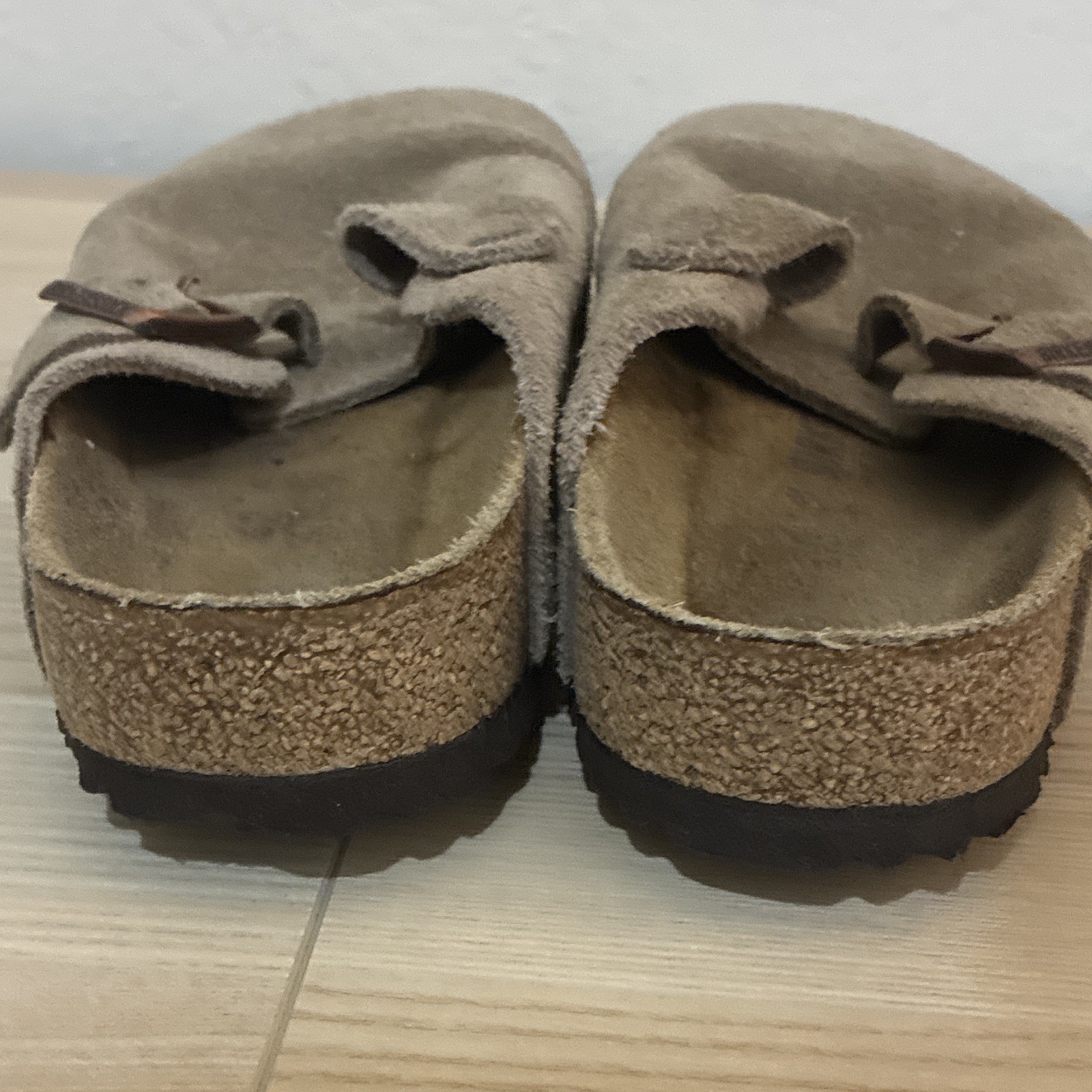 Birkenstock Boston Men’s Beige Suede Clog Sandal Adjustable Buckle US 9.5