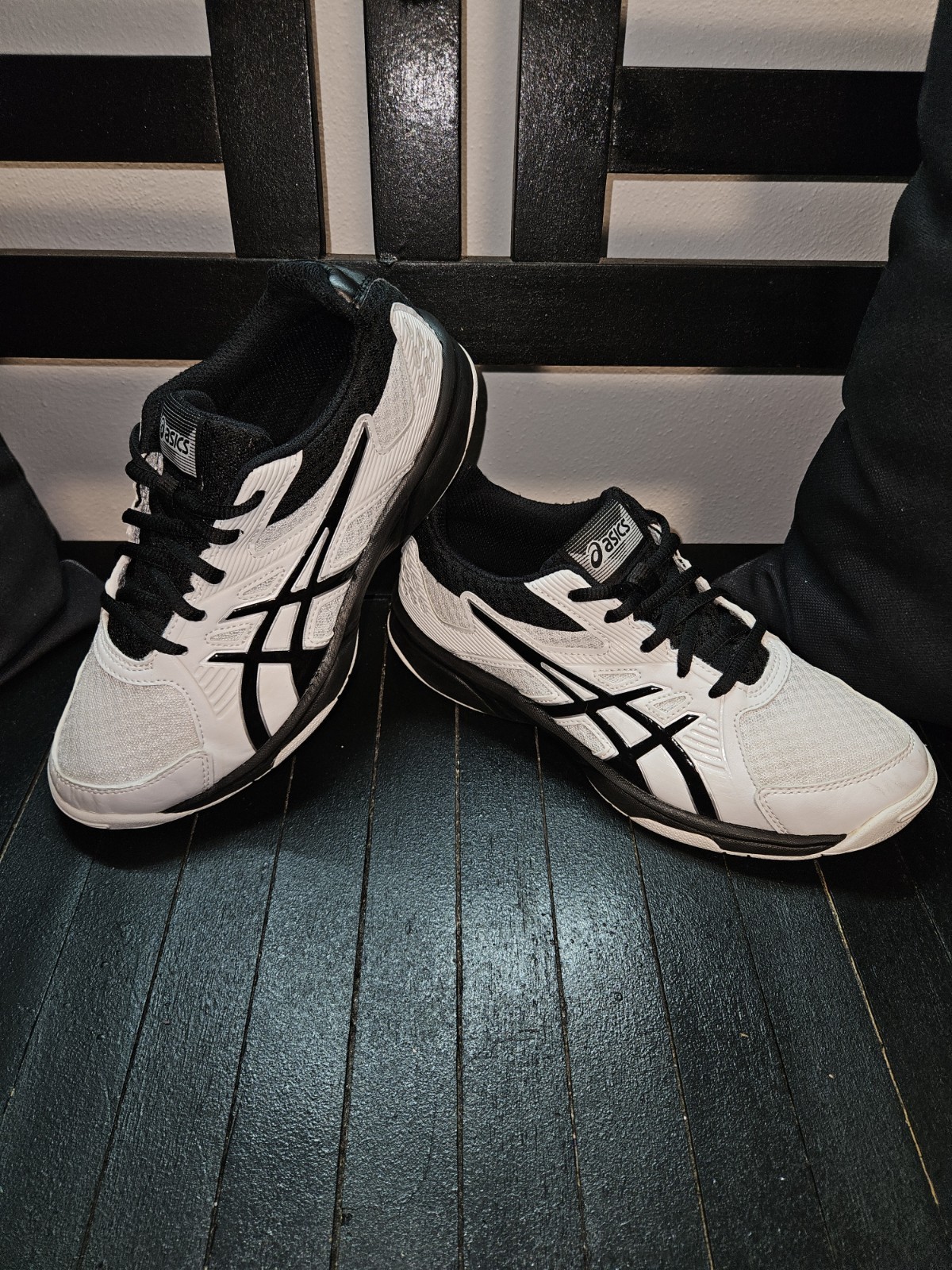 Asics Upcourt 3 Athletic Sneakers – Wht/Blk – Sz 4.5M/6W (1074A005) Pre-owned