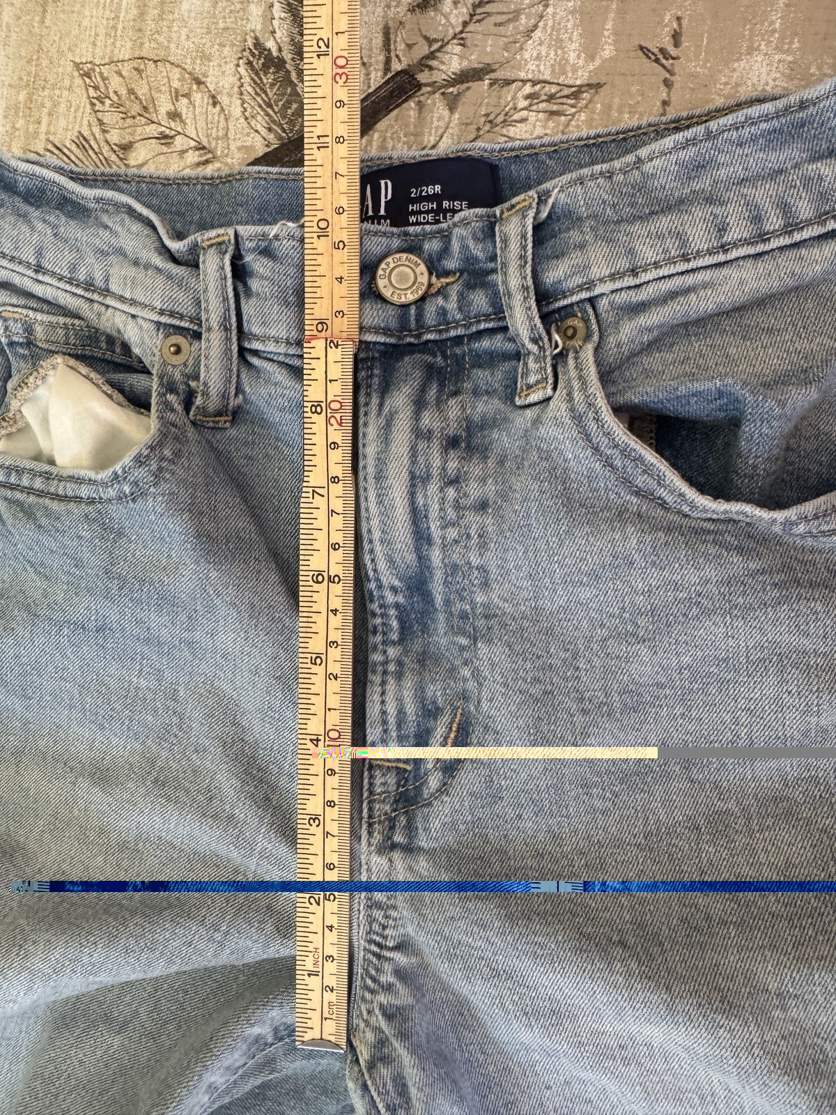 GAP High Rise Wide Leg Crop Jeans Size 2/26 R Light Wash Blue Denim