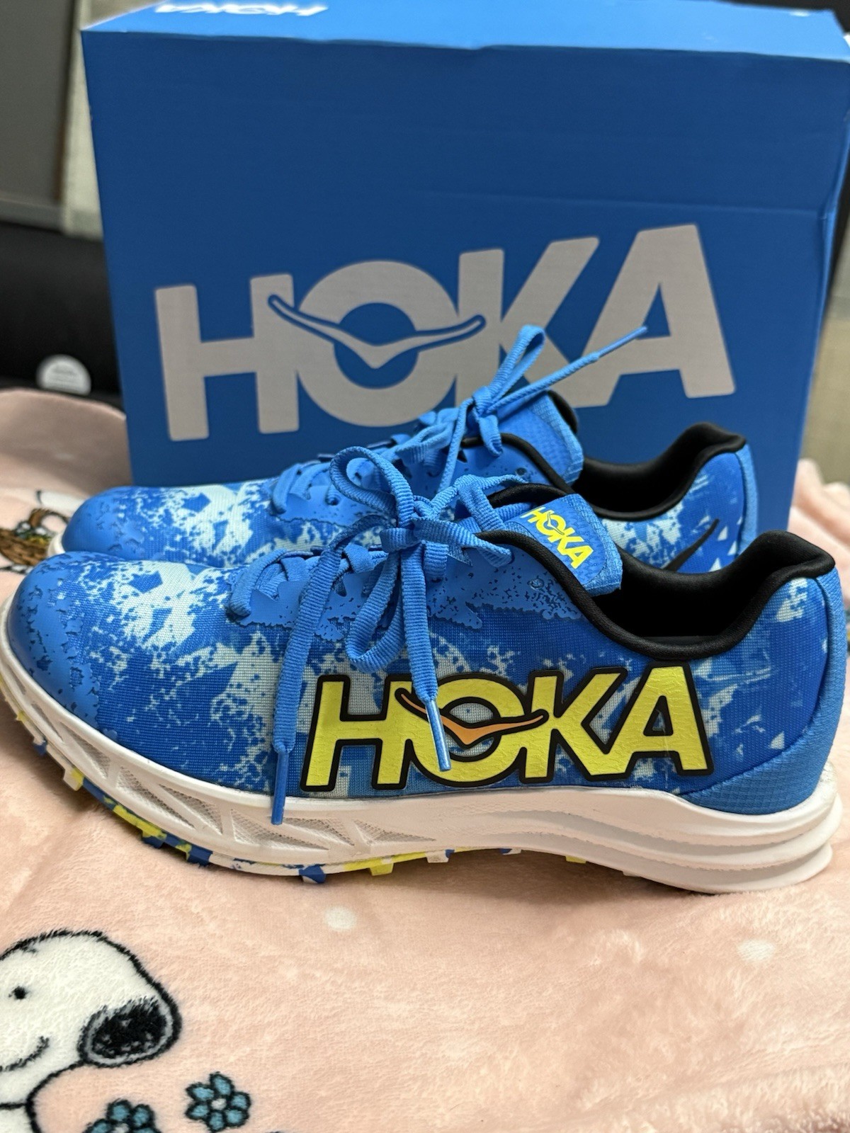 HOKA Crescendo XC Spikeless Blue/Yellow Colorblock Low Top Lace-Up Track Shoes