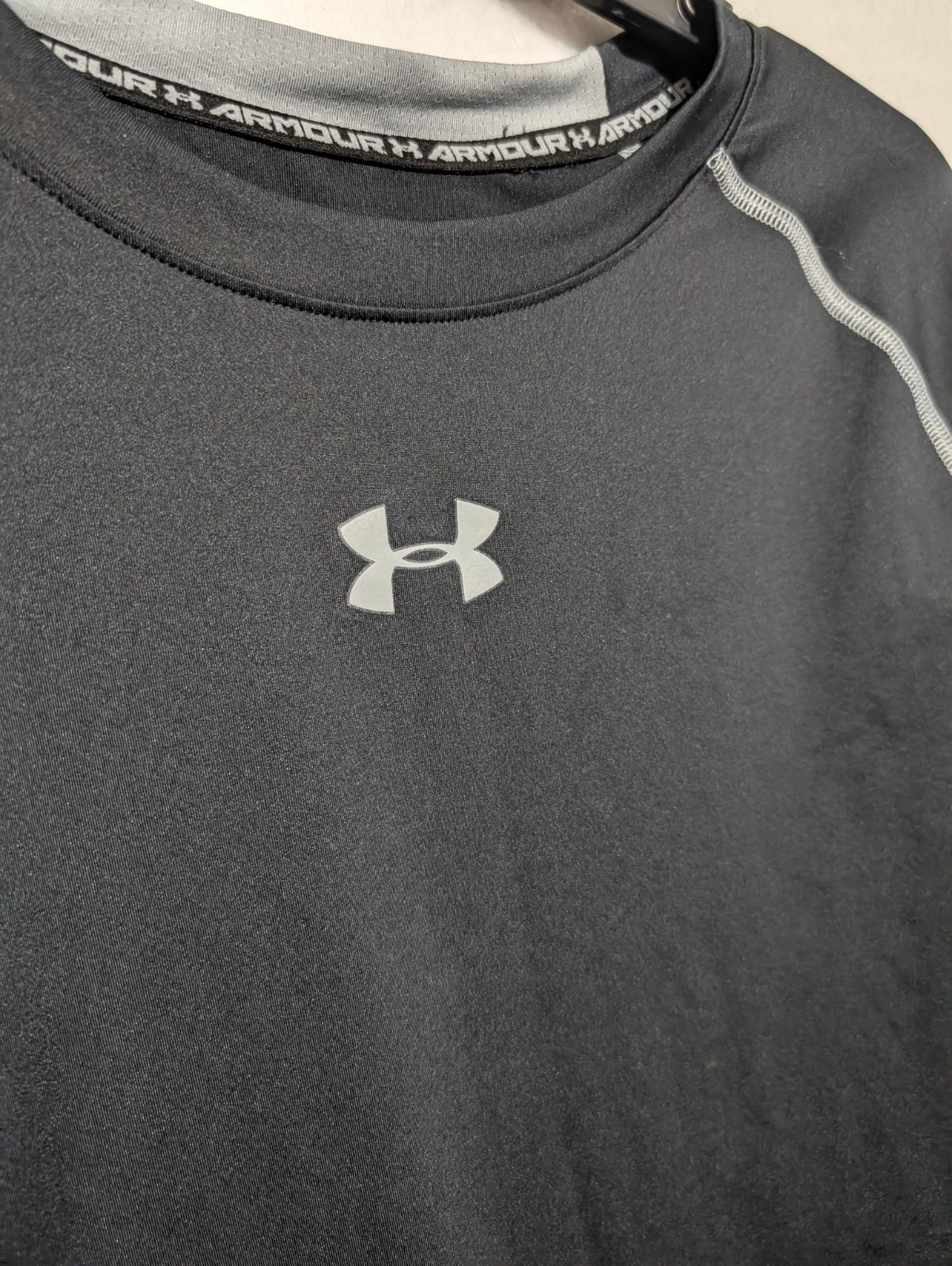 Mens Black Under Armour HeatGear Compression Shirt Long Sleeve Crew Neck Size M