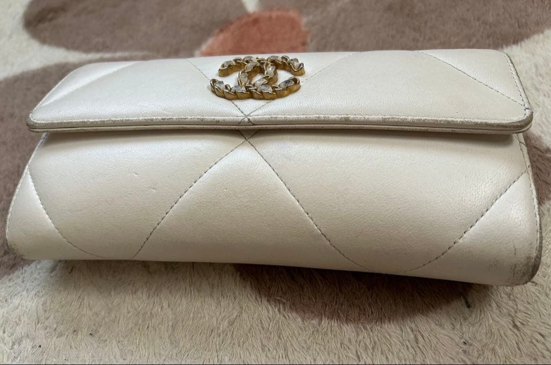 Price Negotiable Chanel Long Wallet White Lambskin White Matelass Coco Mark Warr