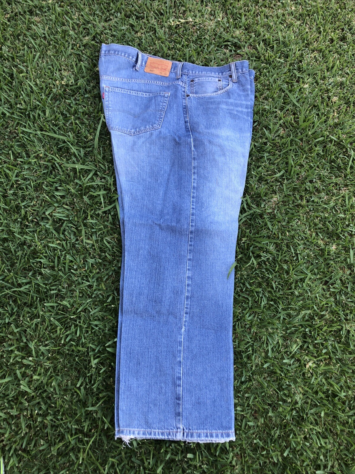 Vintage Levi’s Men’s 559 Relaxed Fit Jeans Med Wash 46 x 30 Cleaners Starch