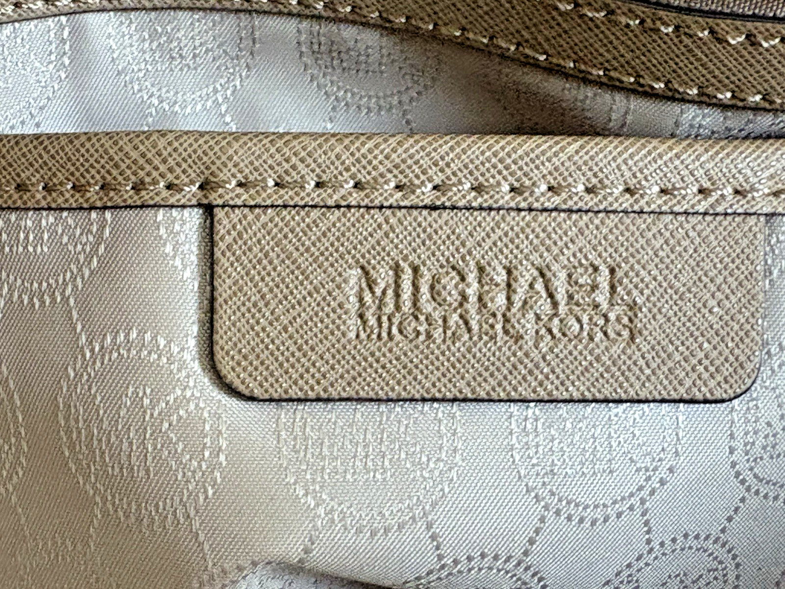 Michael Kors Savannah Saffiano Leather Large Handbag Excellent W Dust Cover Tan