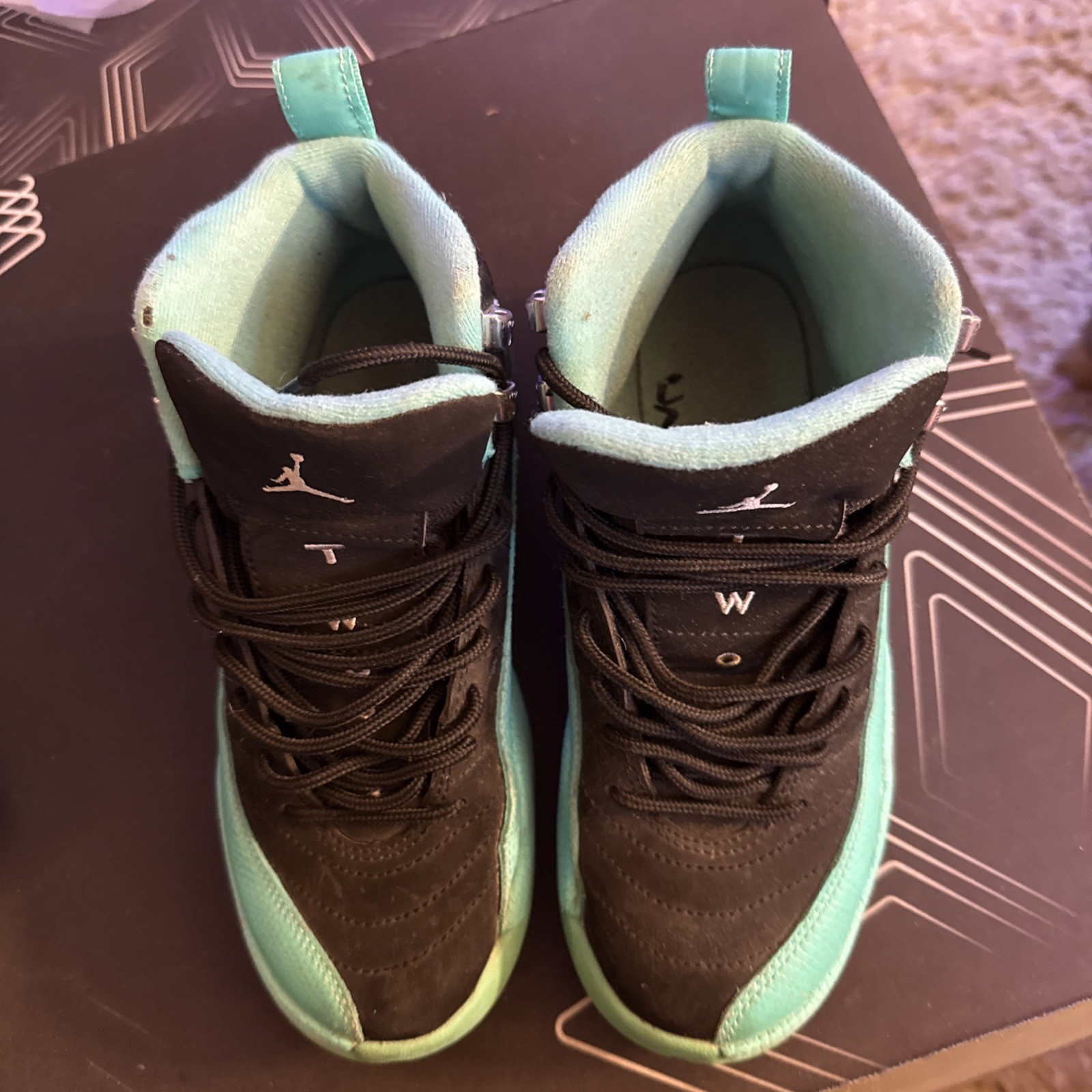 NIKE AIR JORDAN 12 RETRO GG BLACK/TEAL -HYPER JADE SIZE 4.5Y [510815-017]