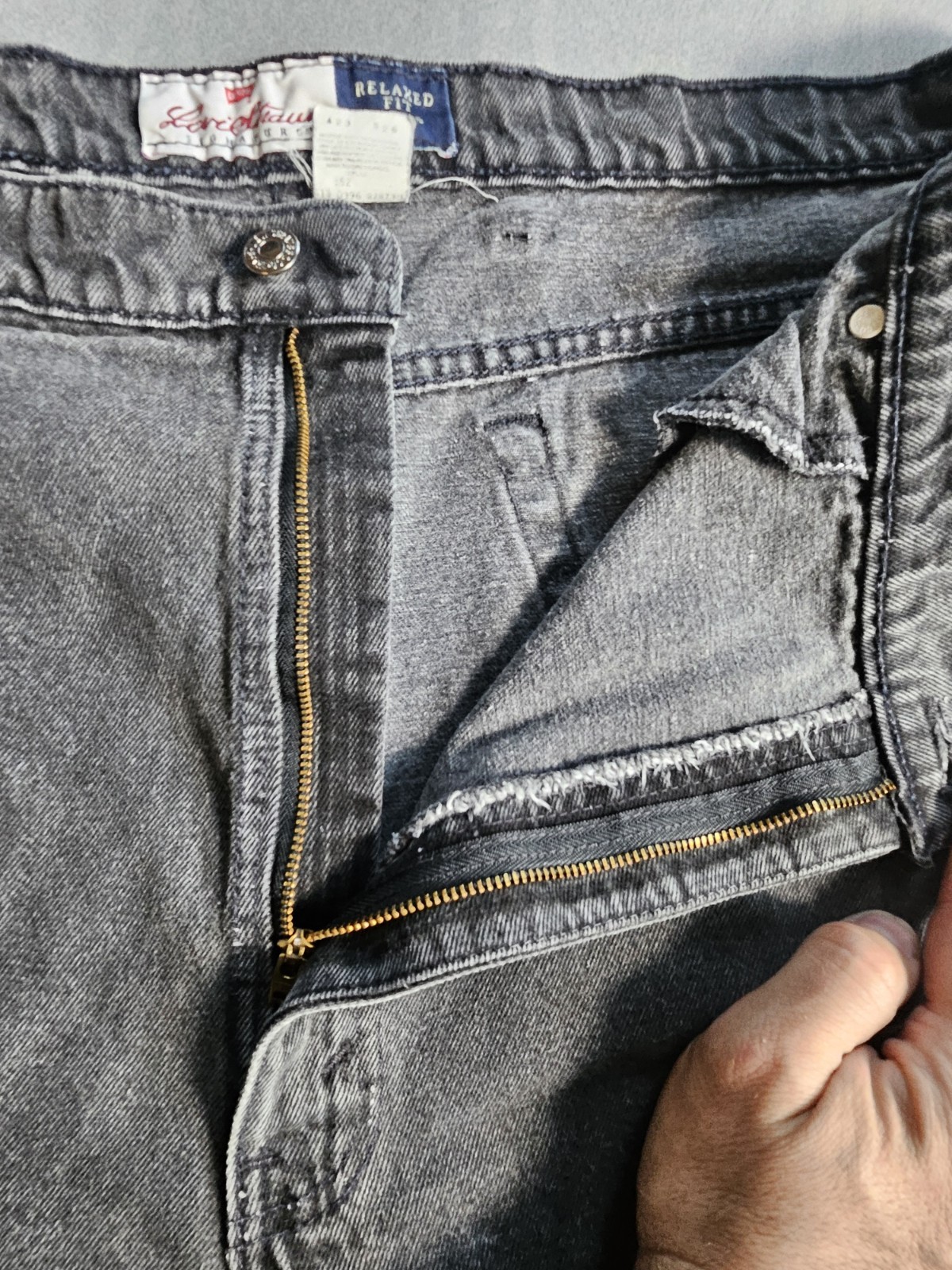 Vintage 1996 Levi’s 540 Relaxed Fit Jeans USA Made Black Denim 46×30 Orange Tab