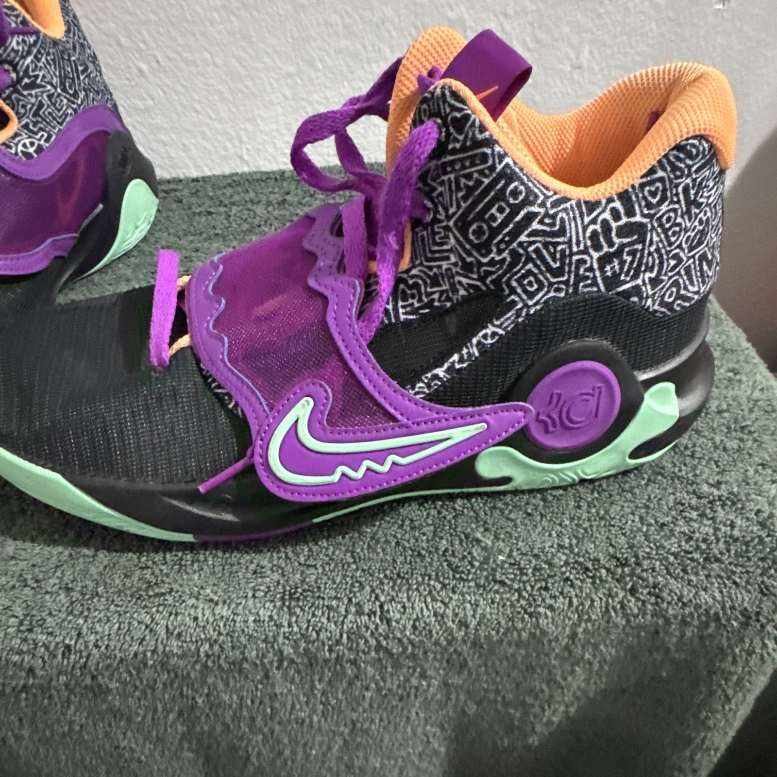 Nike KD Black Purple Green Orange Low Top Lace-Up Basketball Sneakers Men’s