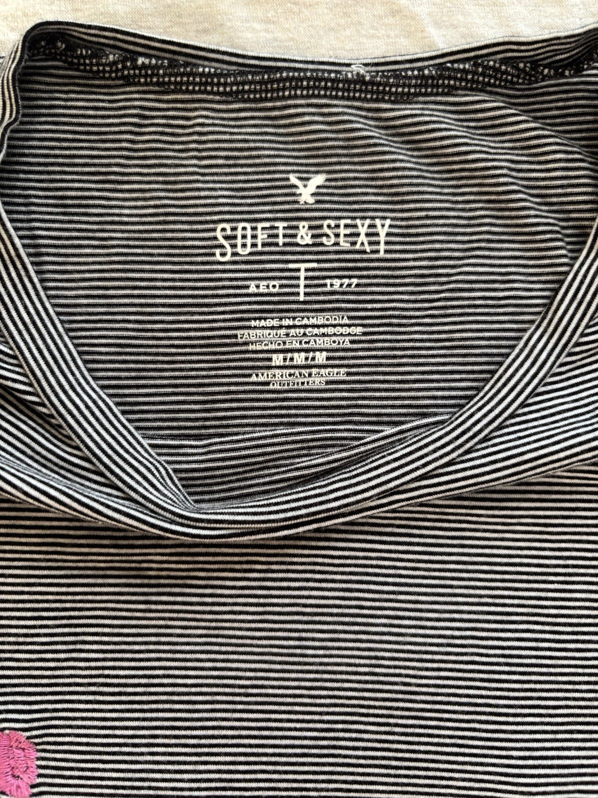 AMERICAN EAGLE Black & White Striped Floral Embroidered Tee Size M Soft & Sexy