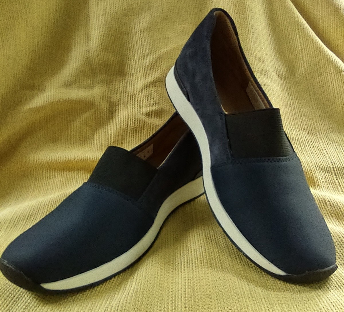 Vionic Cameo Slip On Sneakers Sz 8.5M Navy Suede Orthopedic Athleisure Commuter