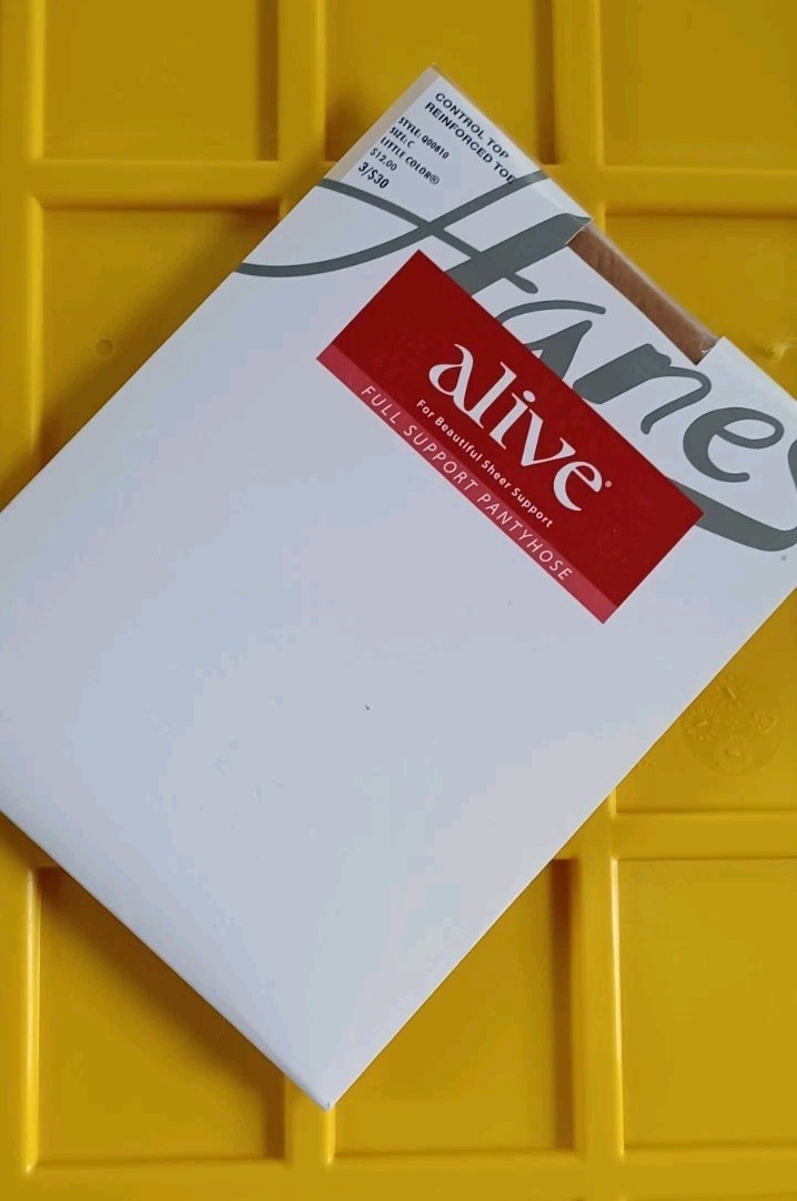 2014 Hanes ALIVE Pantyhose Q00810 Size C Full Support Color: Little Color