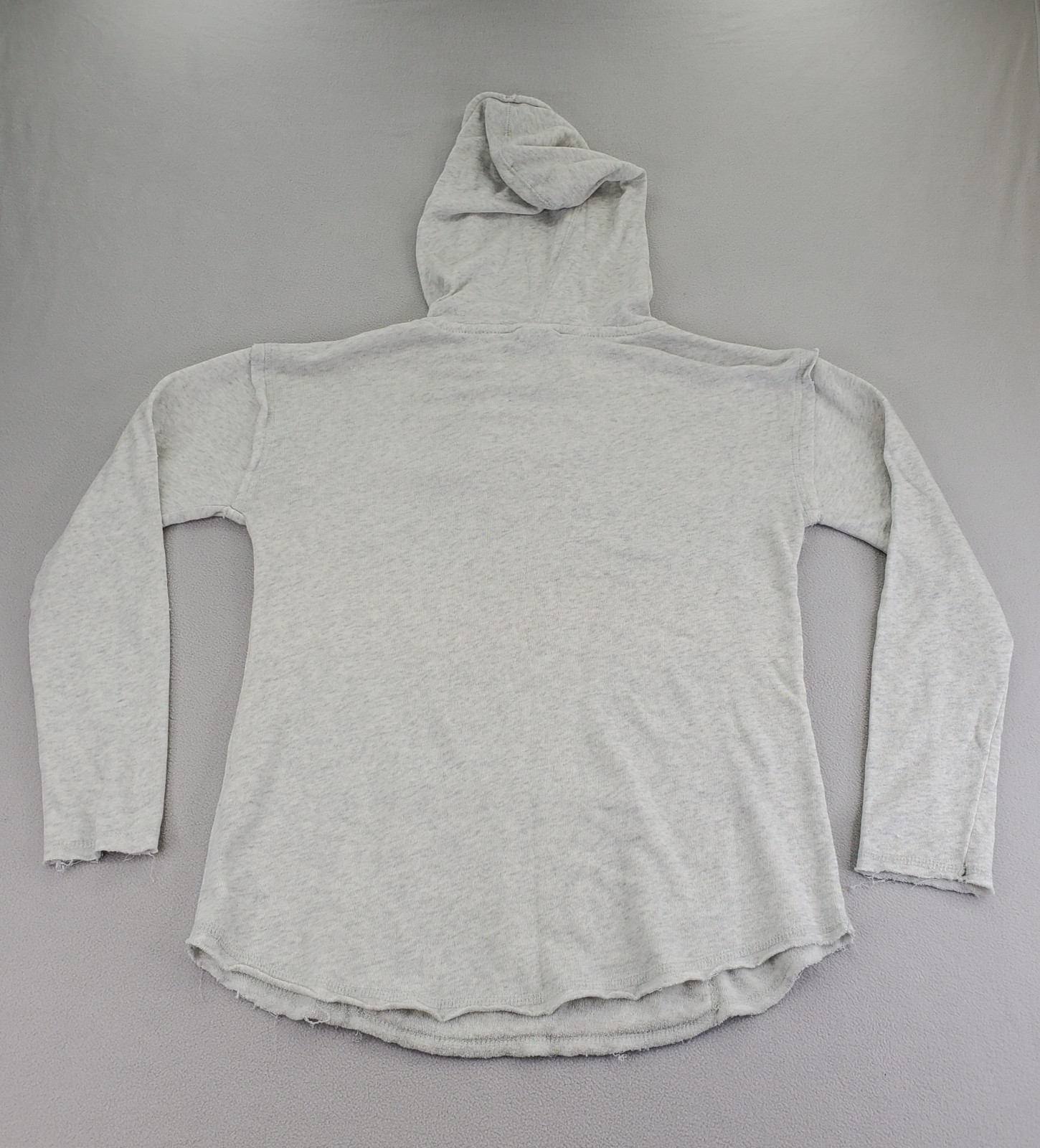 Buc ees Hoodie Womens M Light Gray Camo Logo V Neck Raw Edge Distressed Bucees