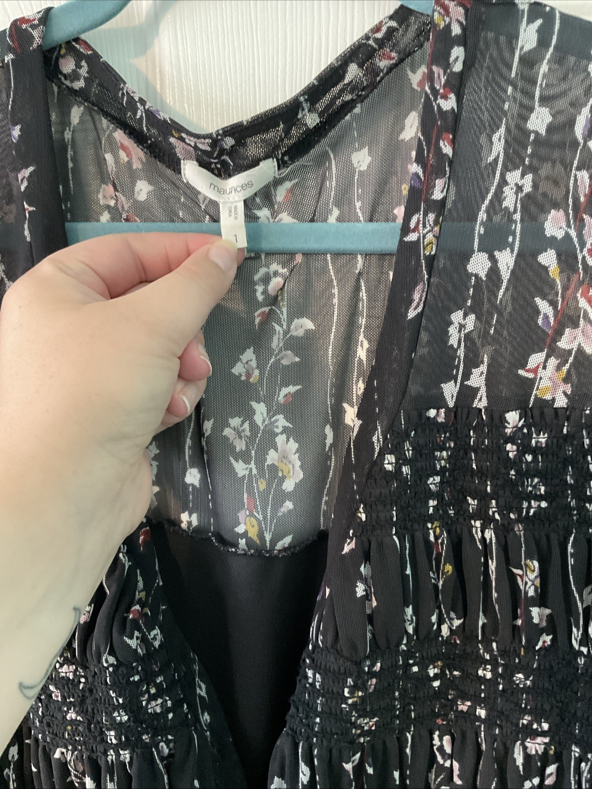 Maurices Women’s Plus Size 1X Floral Blouse Top V-Neck