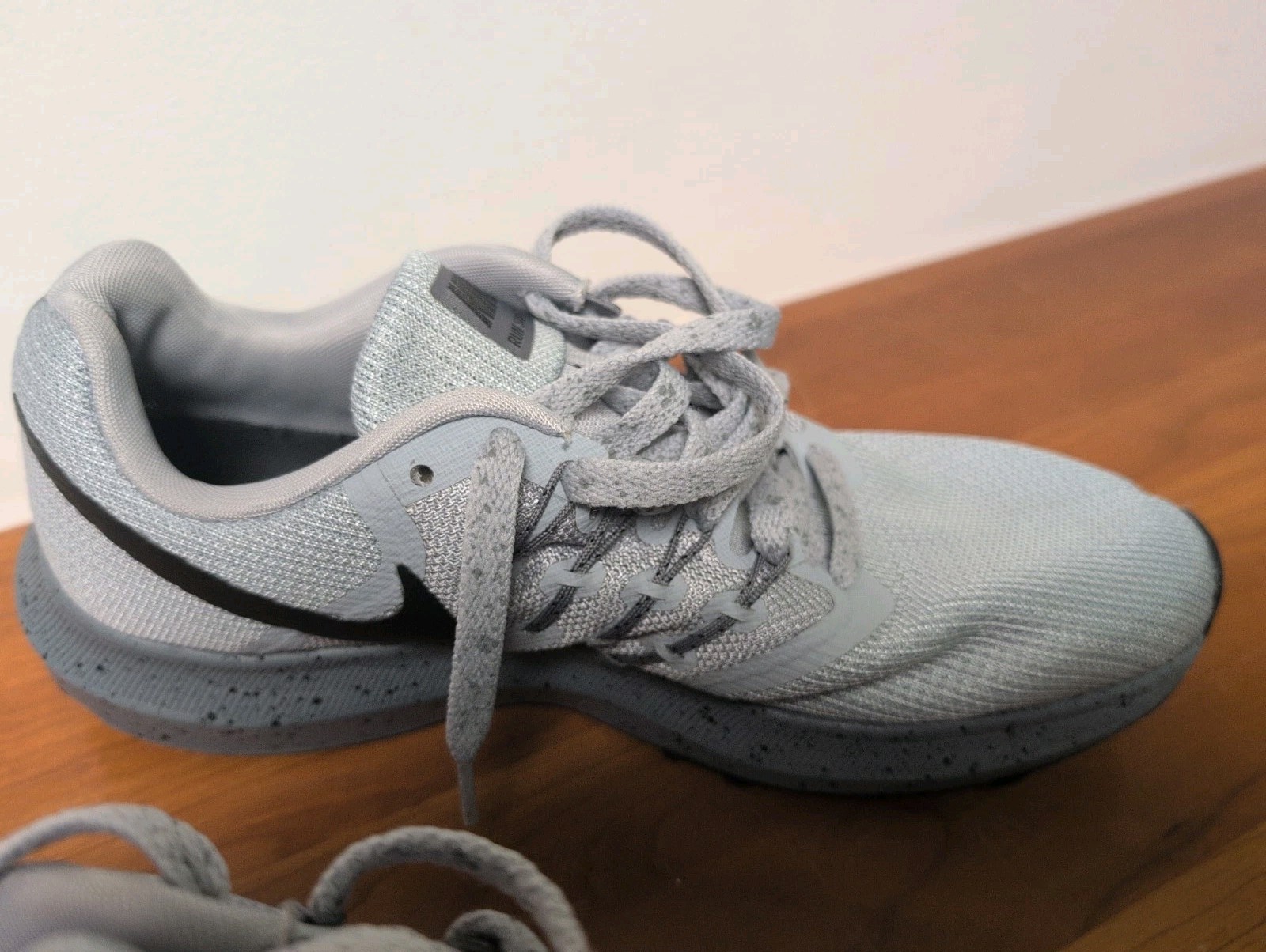 Nike Run Swift SE Athletic Running Shoes Wolf Grey/Black Men 8 Women 9.5