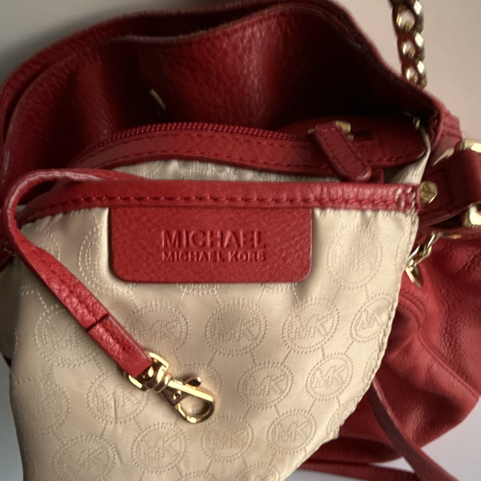 Michael Michael Kors Red Pebbled Shoulder Bag Magnetic Closure Chain Gold HW