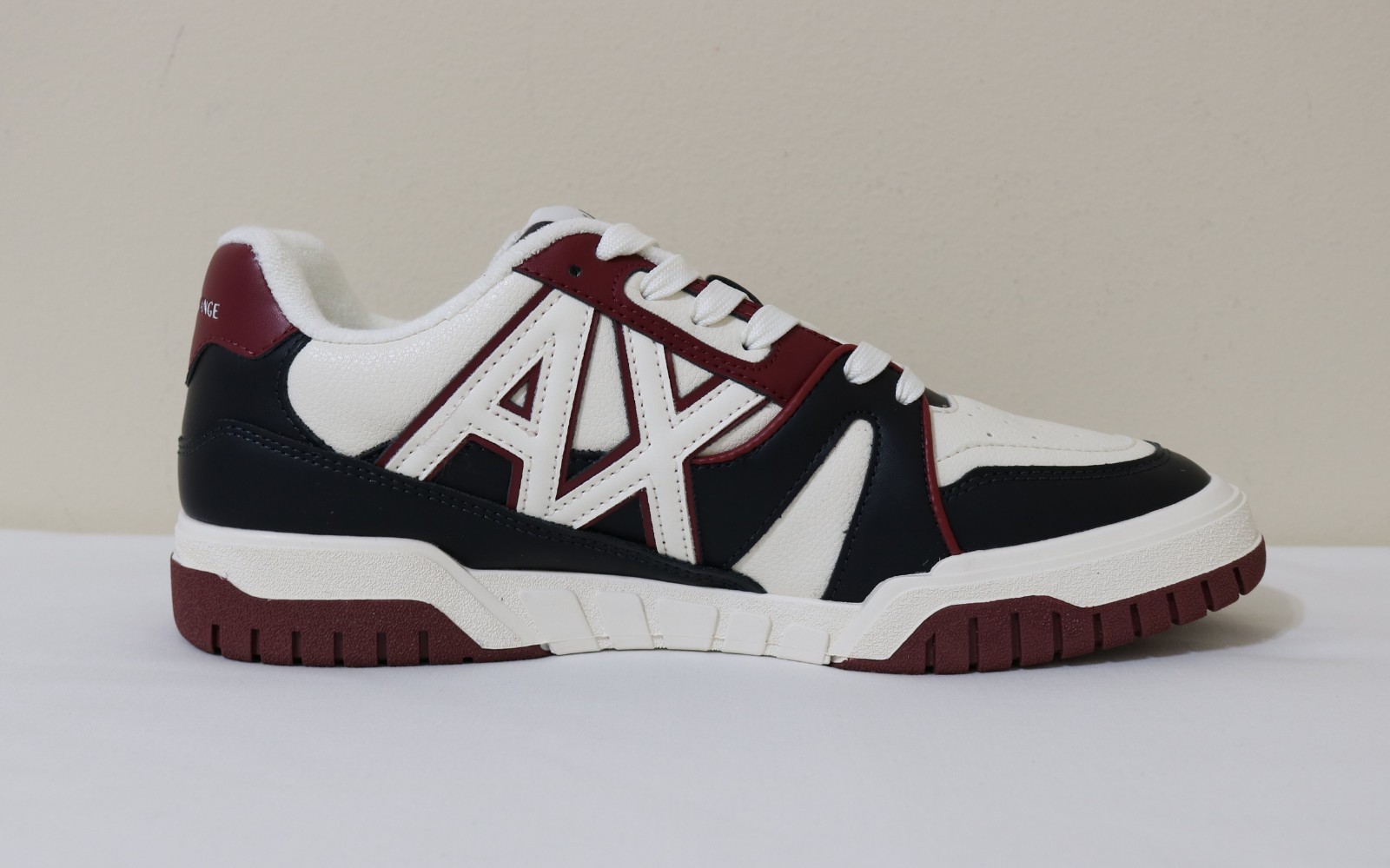 Armani Exchange Men Sneakers with Maxi shoes Size 9 , 10 , 11 , 13 new with box