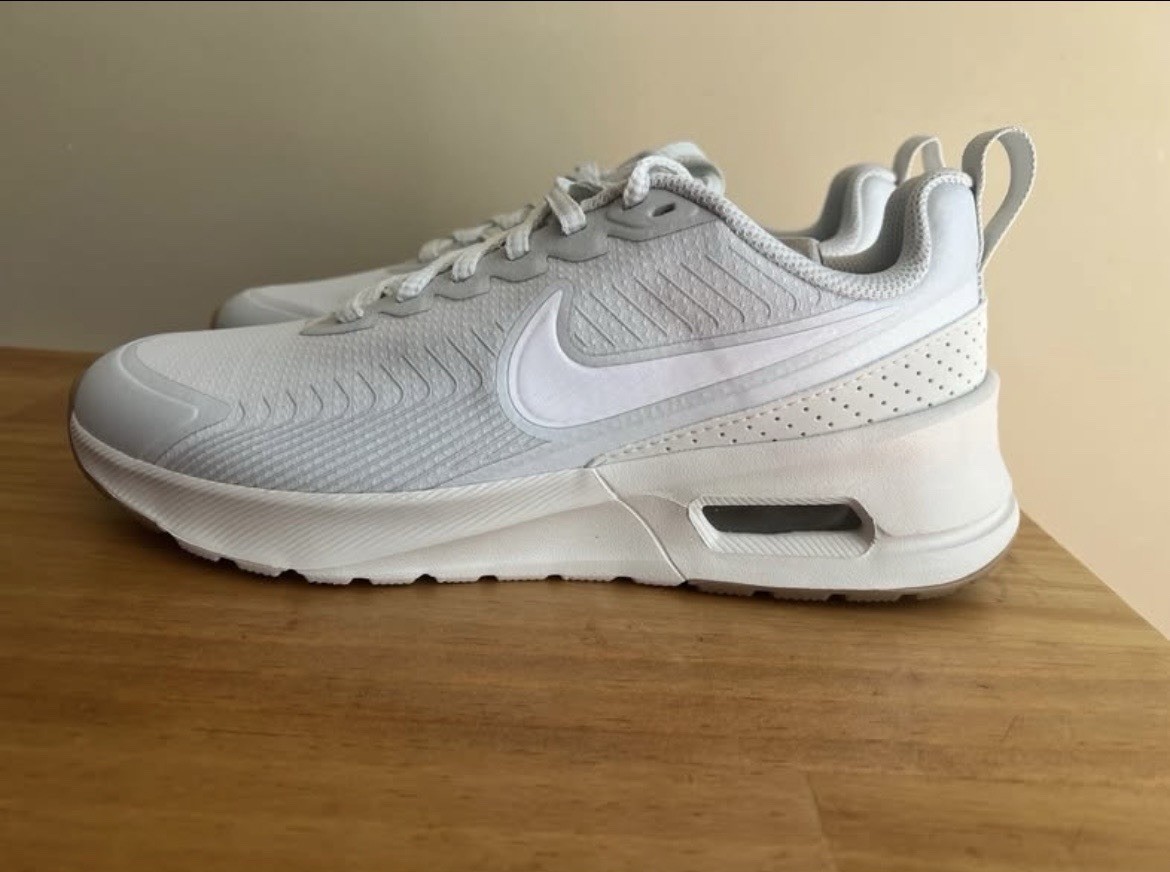 Nike Air Max Nuaxis Woman’s Size 8 White Low Top Mesh Cushioned Sneakers *NEW*