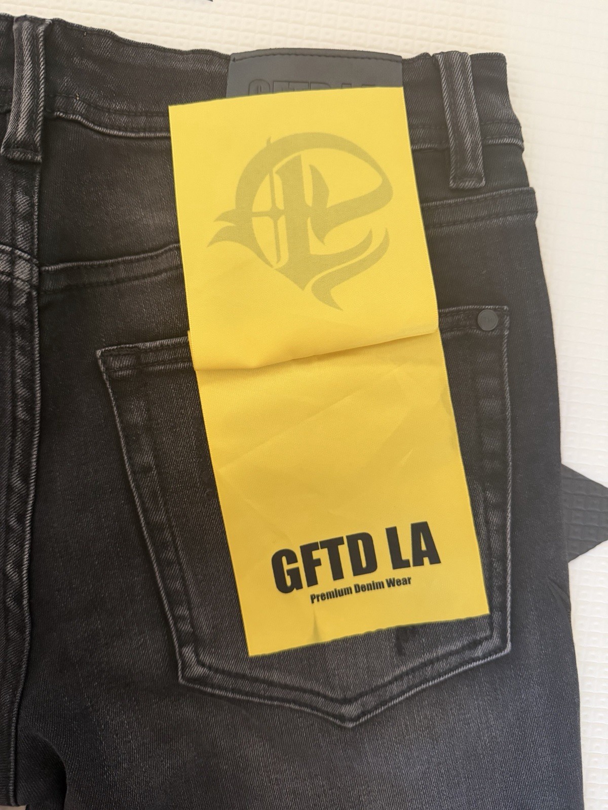 GFTD LA Men’s Black Dark Wash Slim Flared Studded Logo Denim Jeans Size 30