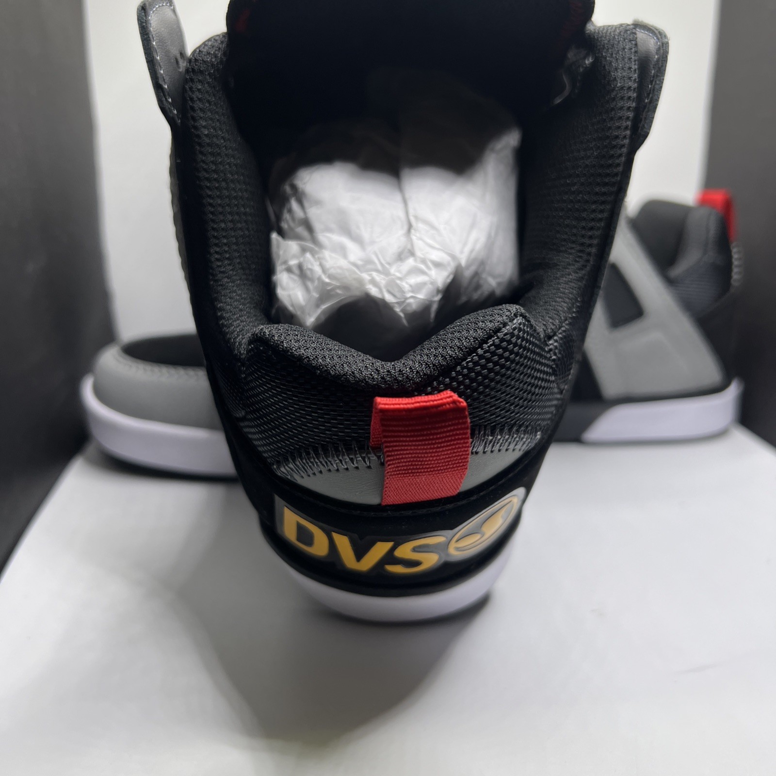 Mens DVS Comanche Skate Shoe Black Charcoal Gold Size 9.5