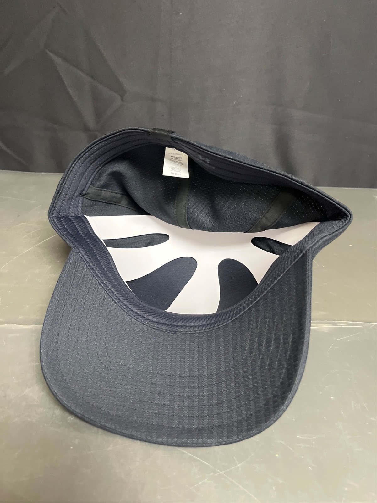 Under Armour ArmourVent Stretch-Fit Cap – Black/Black – L/XL